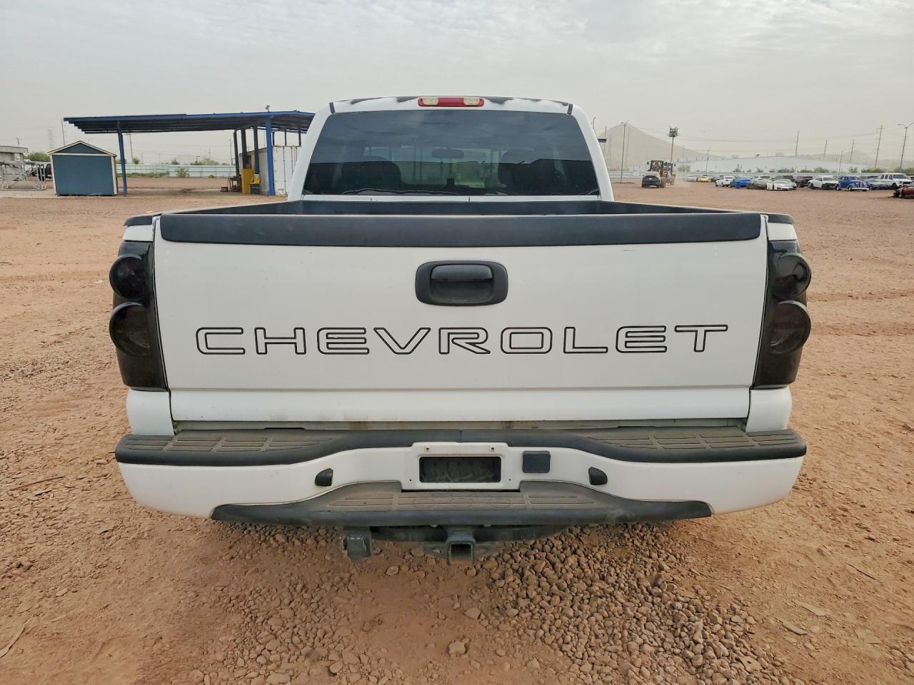 2001 Chevrolet Silverado C1500 White vin: 2GCEC19W611396676