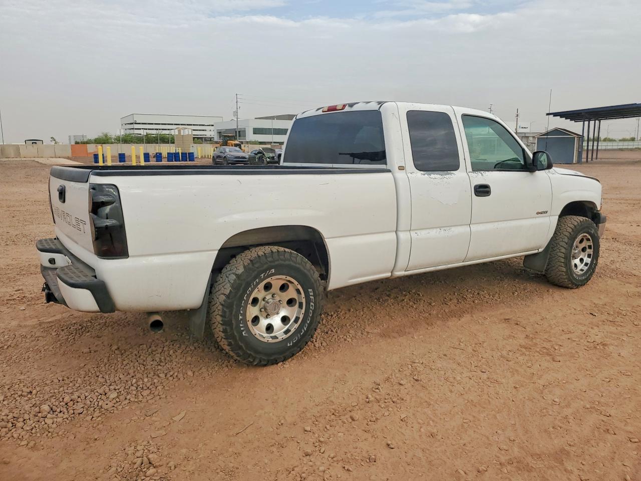 2001 Chevrolet Silverado C1500 White vin: 2GCEC19W611396676