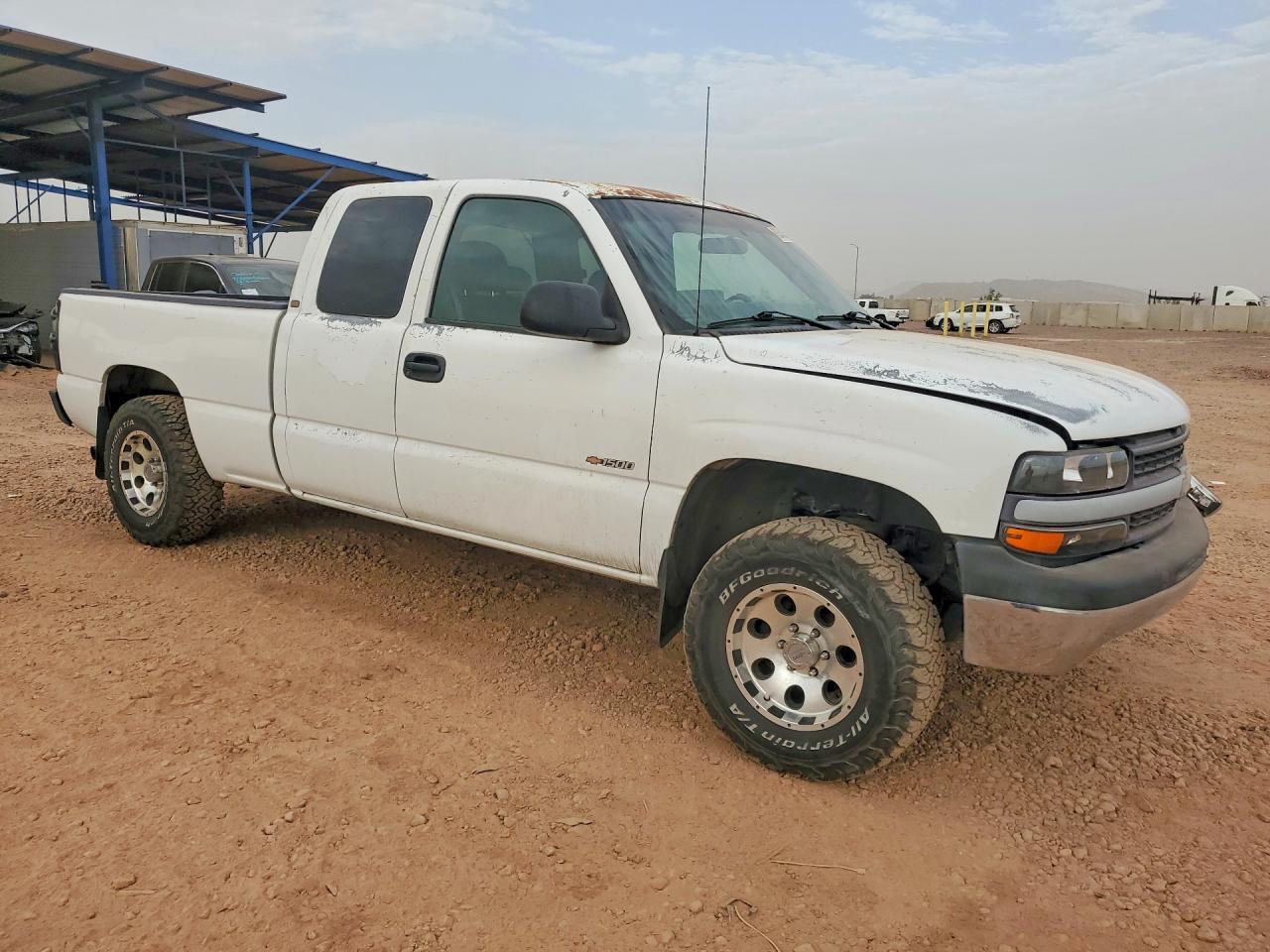 2001 Chevrolet Silverado C1500 White vin: 2GCEC19W611396676