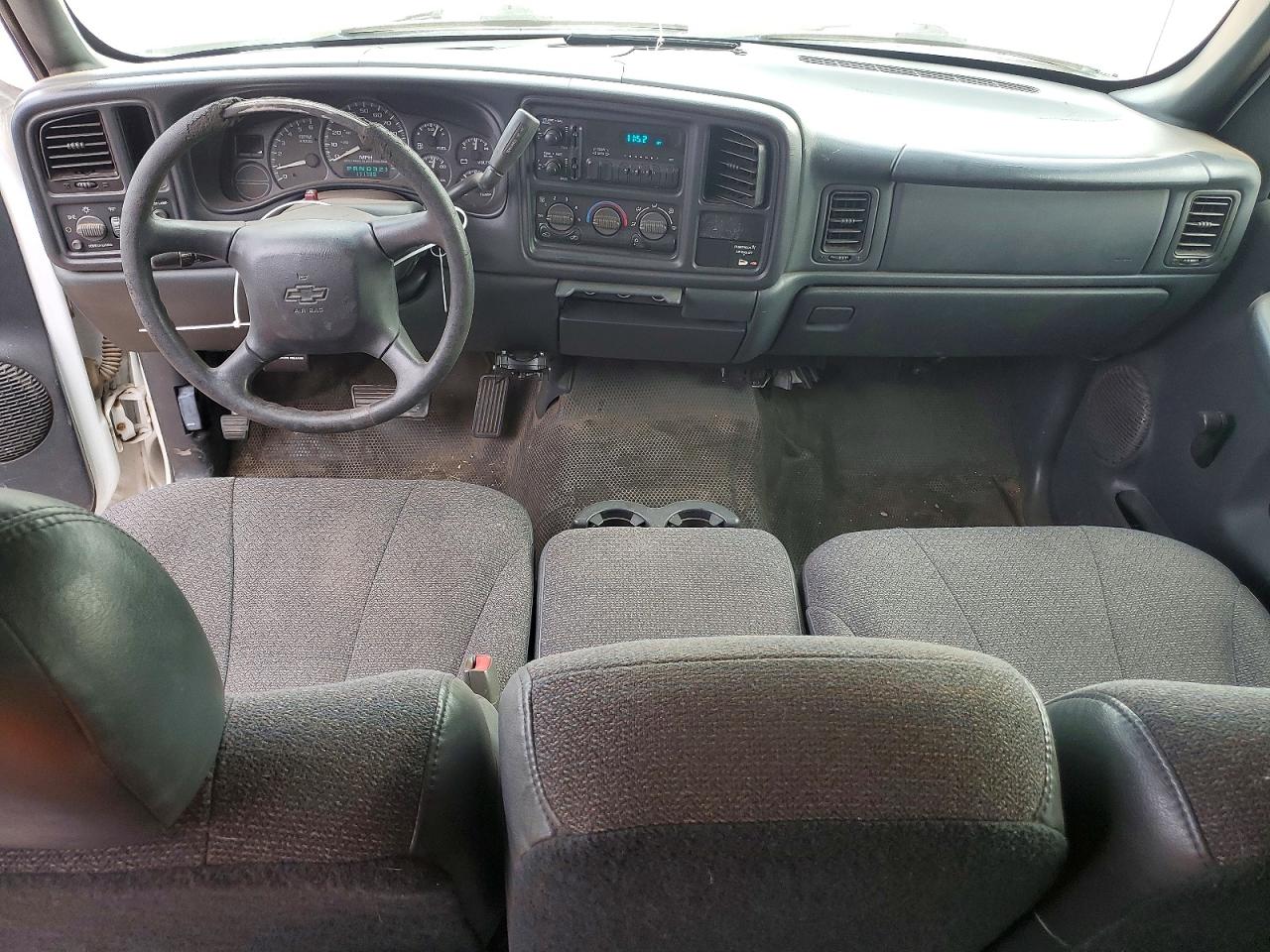 2001 Chevrolet Silverado C1500 White vin: 2GCEC19W611396676