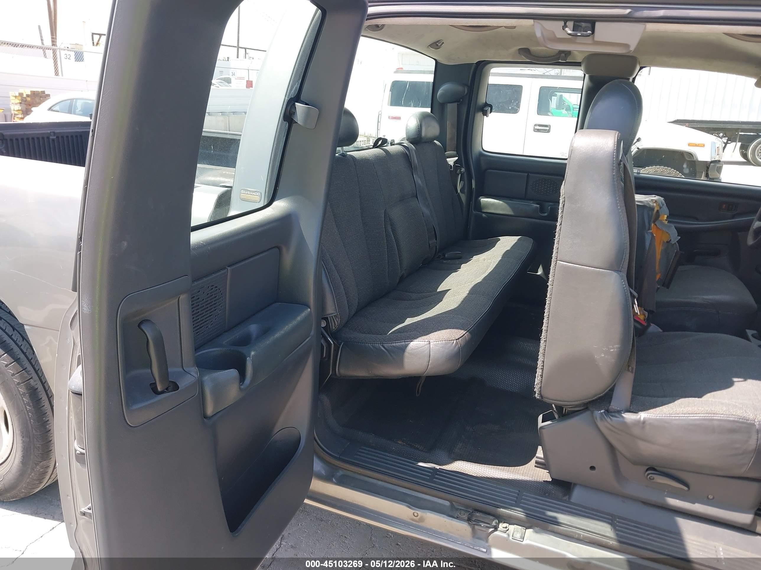 2001 Chevrolet Silverado 1500   Gray vin: 2GCEC19W711374282