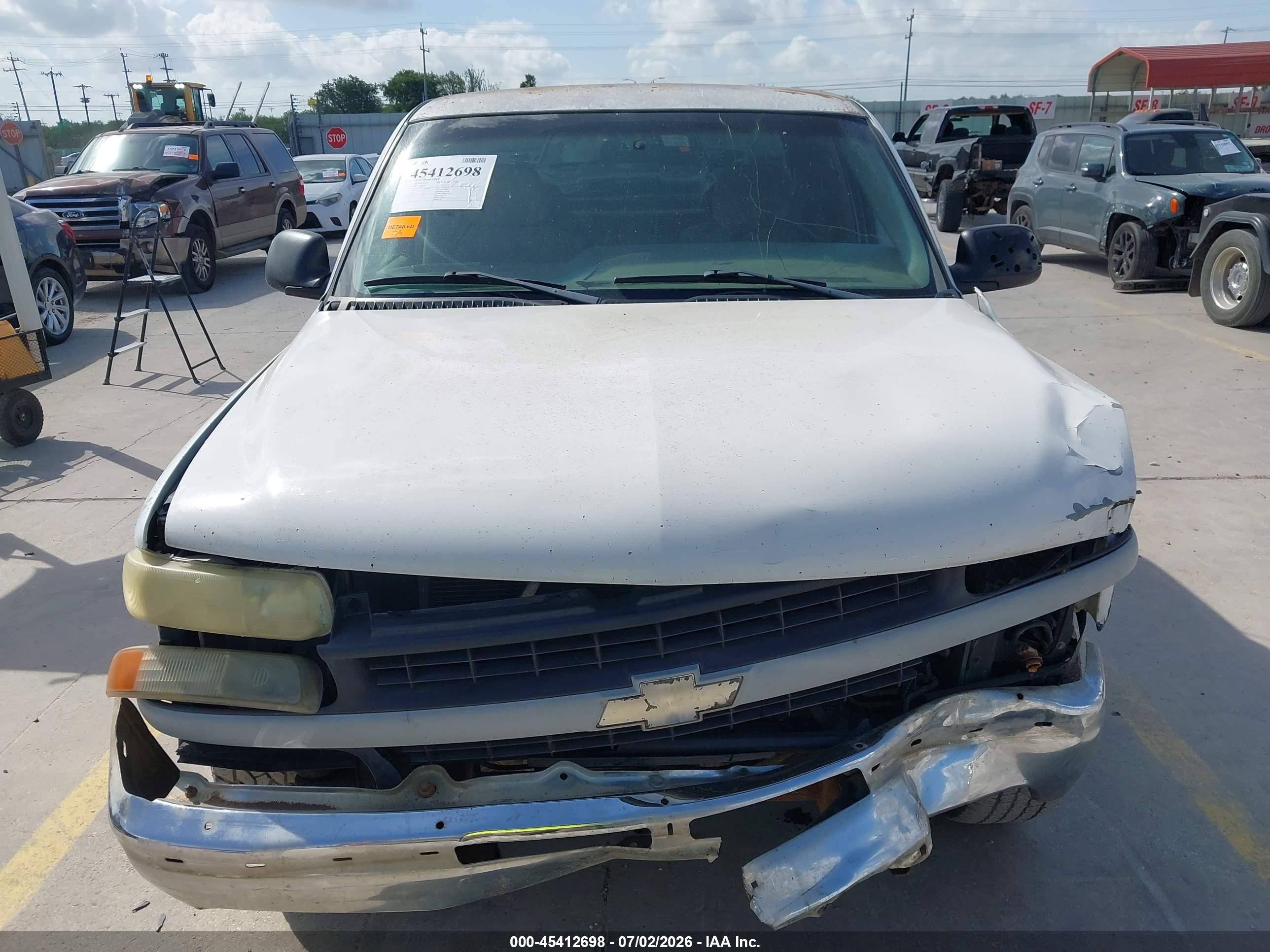 2001 Chevrolet Silverado 1500   White vin: 2GCEC19W711389901