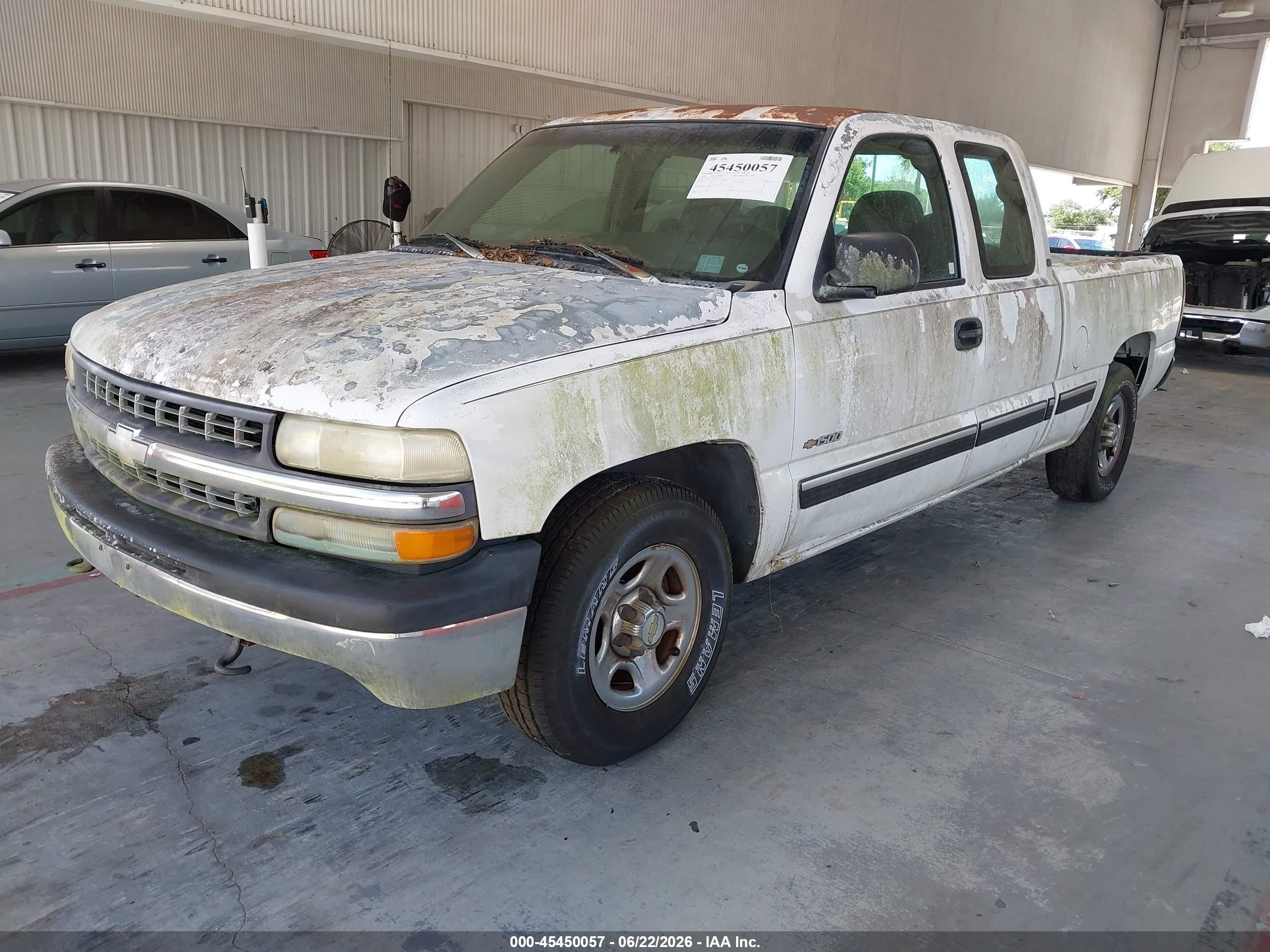 2002 Chevrolet Silverado 1500 White vin: 2GCEC19W821136121