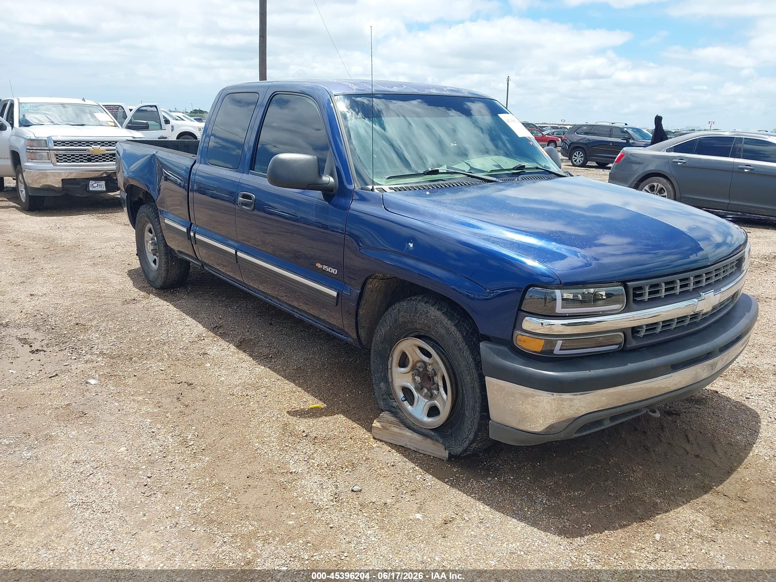 2002 Chevrolet Silverado 1500   Blue vin: 2GCEC19W921306938