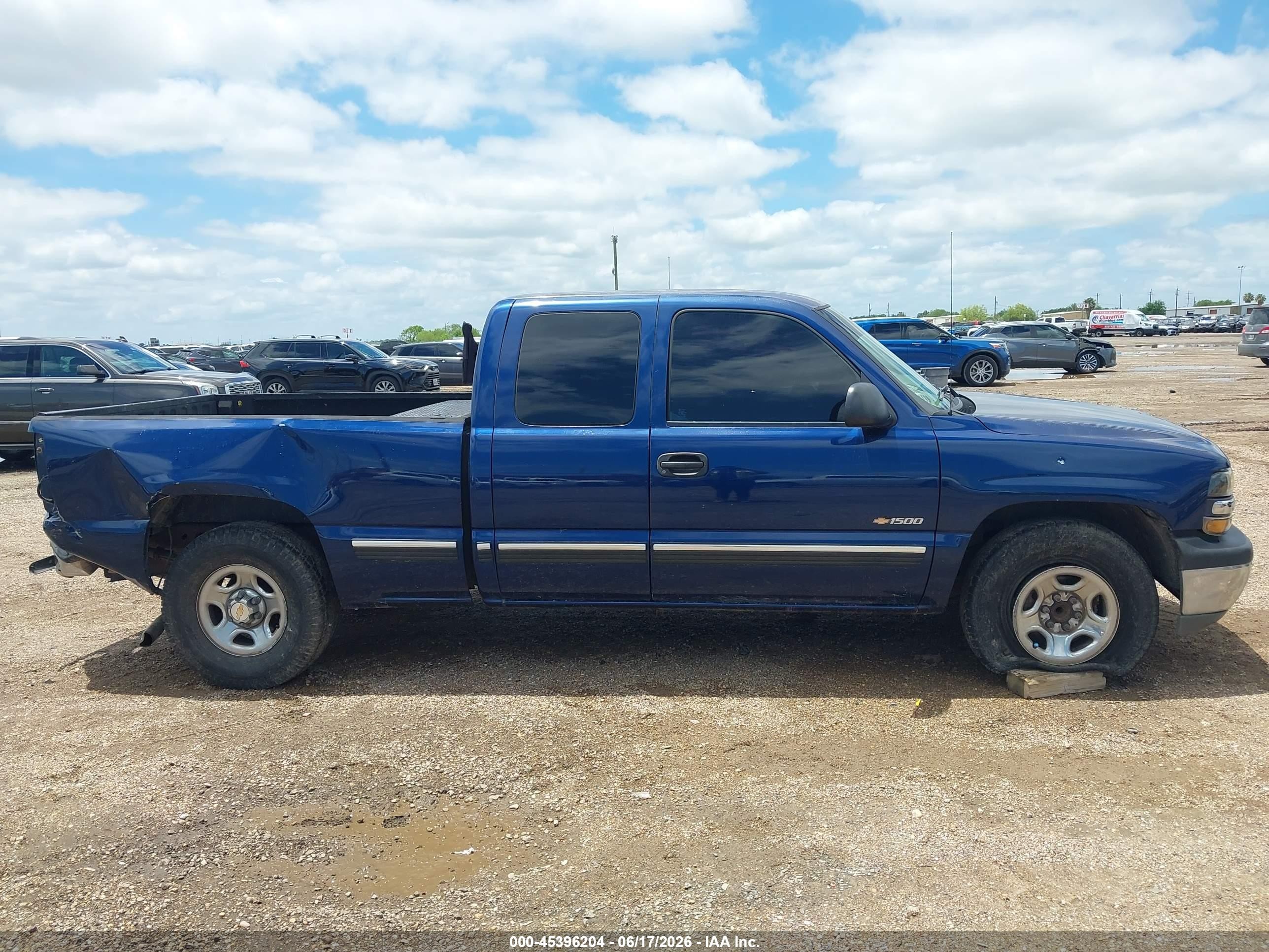 2002 Chevrolet Silverado 1500   Blue vin: 2GCEC19W921306938