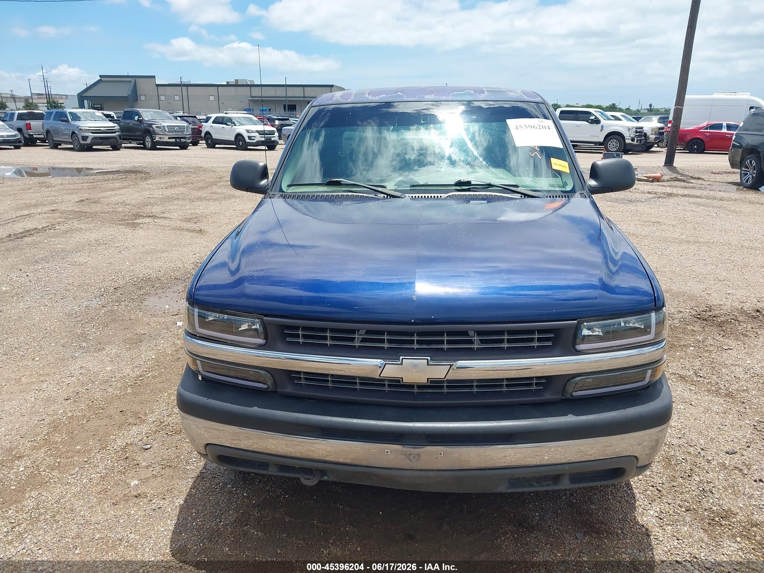 2002 Chevrolet Silverado 1500   Blue vin: 2GCEC19W921306938