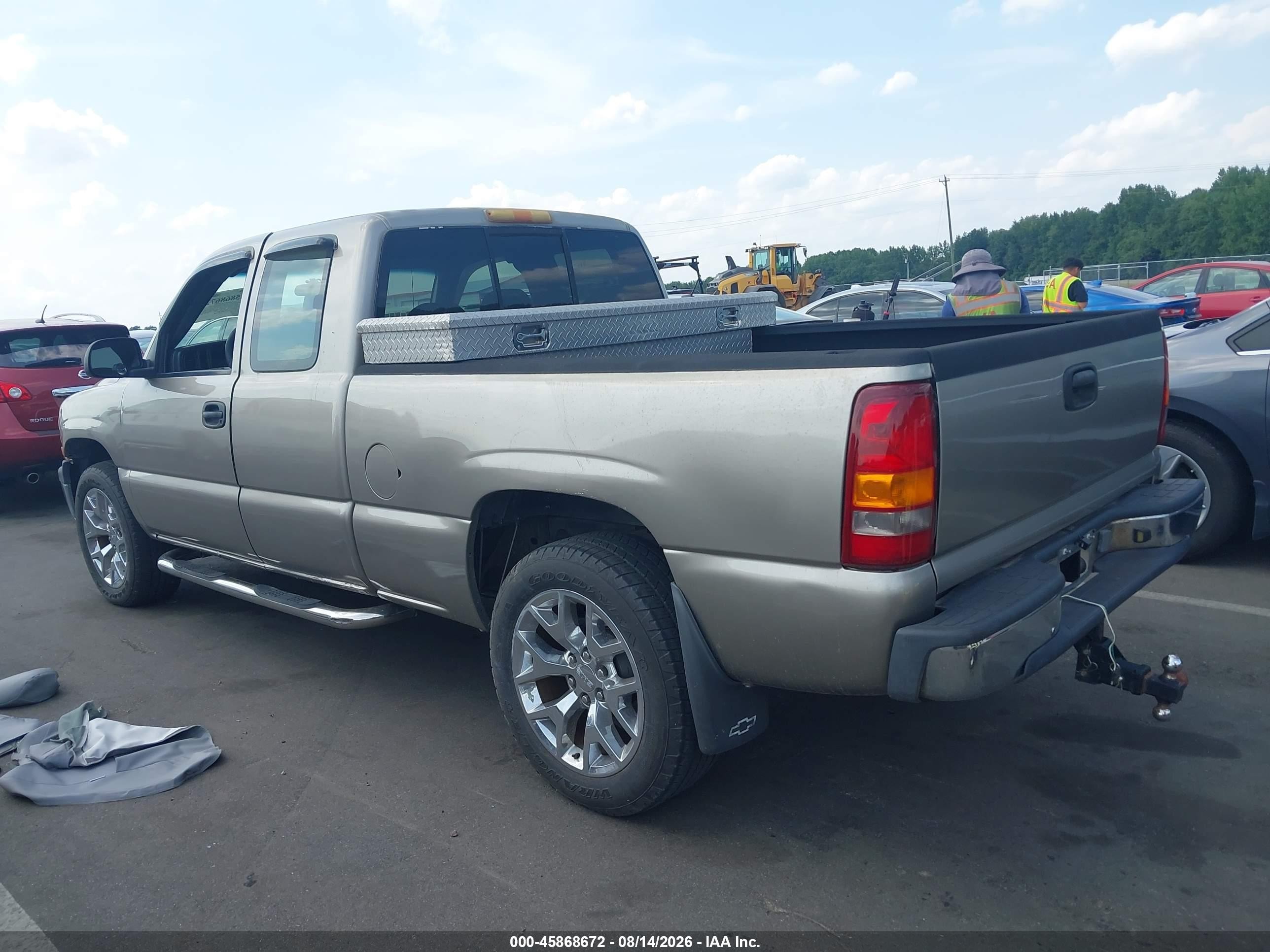 1999 Chevrolet Silverado 1500   Tan vin: 2GCEC19W9X1264665