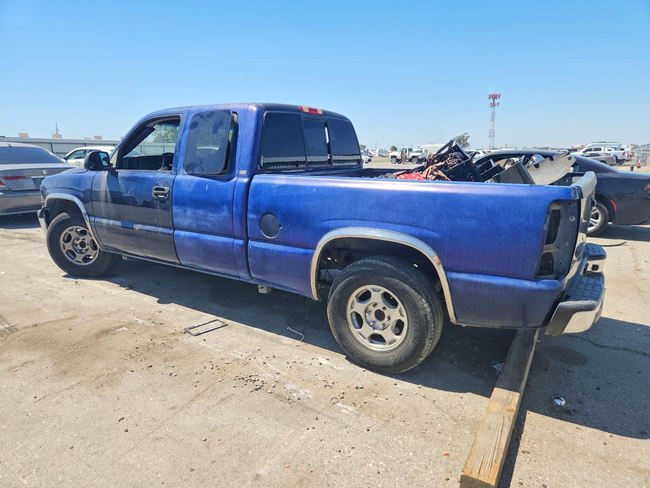 2002 Chevrolet Silverado C1500 Blue vin: 2GCEC19X121188148