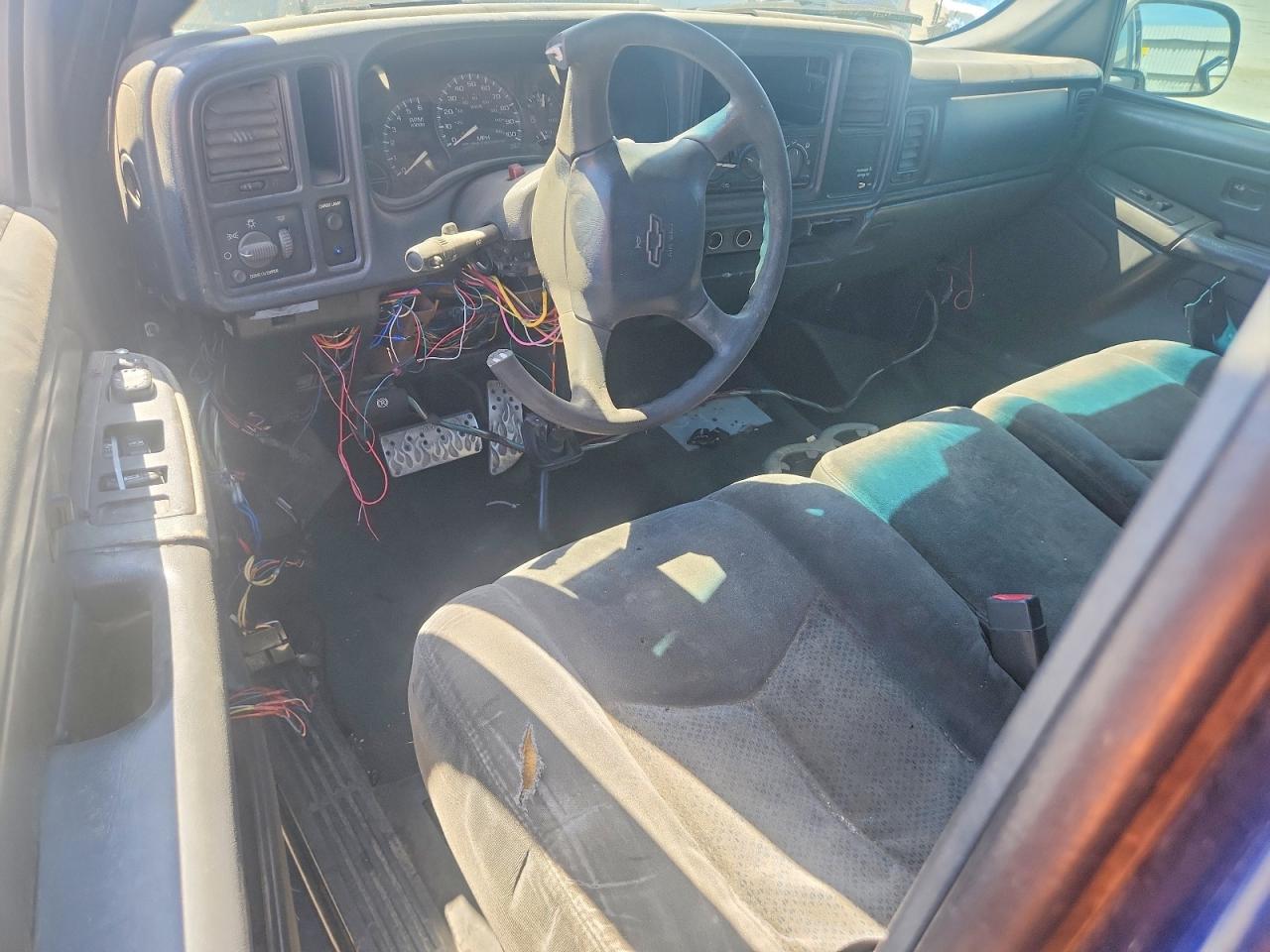 2002 Chevrolet Silverado C1500 Blue vin: 2GCEC19X121188148