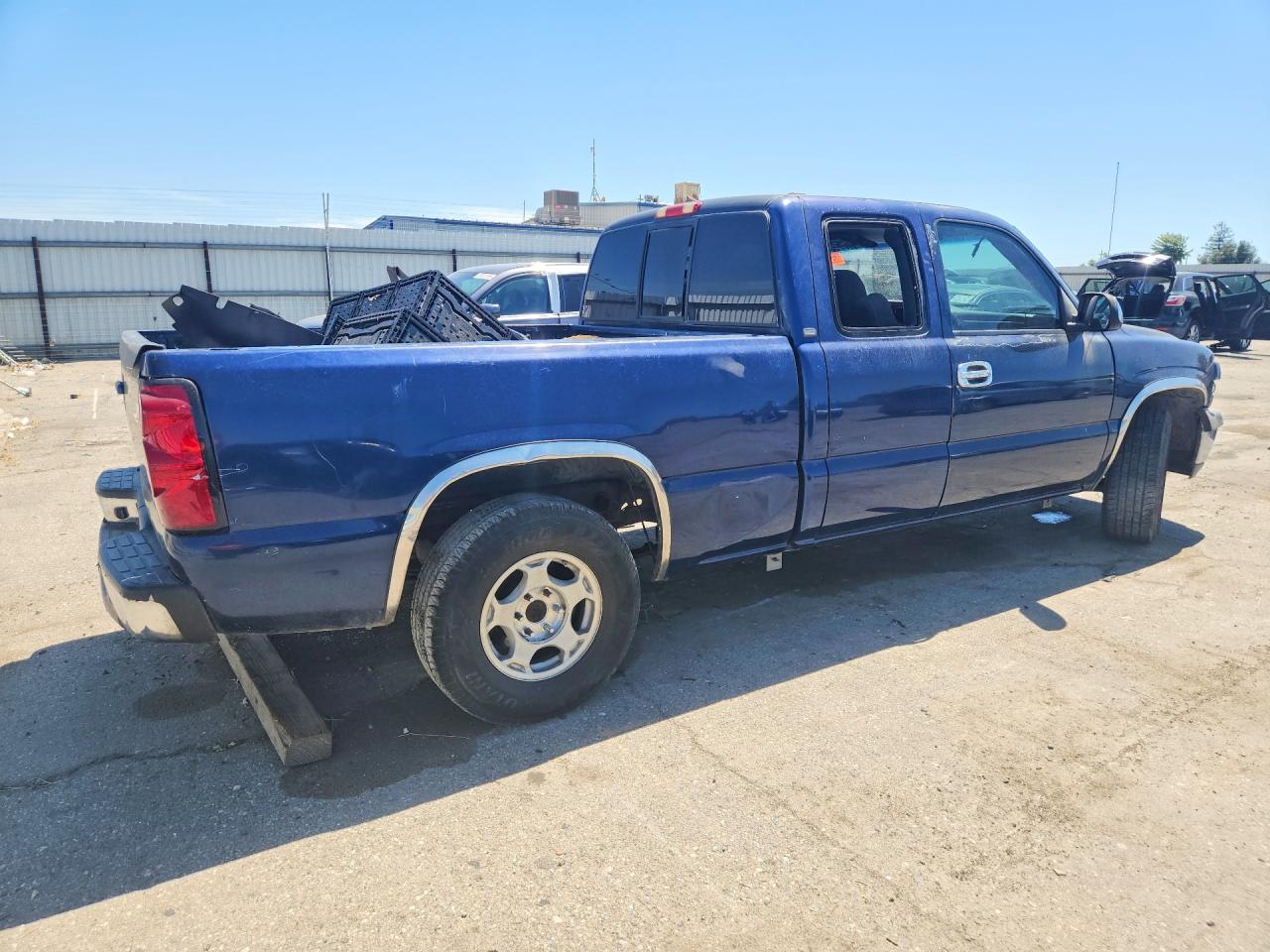 2002 Chevrolet Silverado C1500 Blue vin: 2GCEC19X121188148