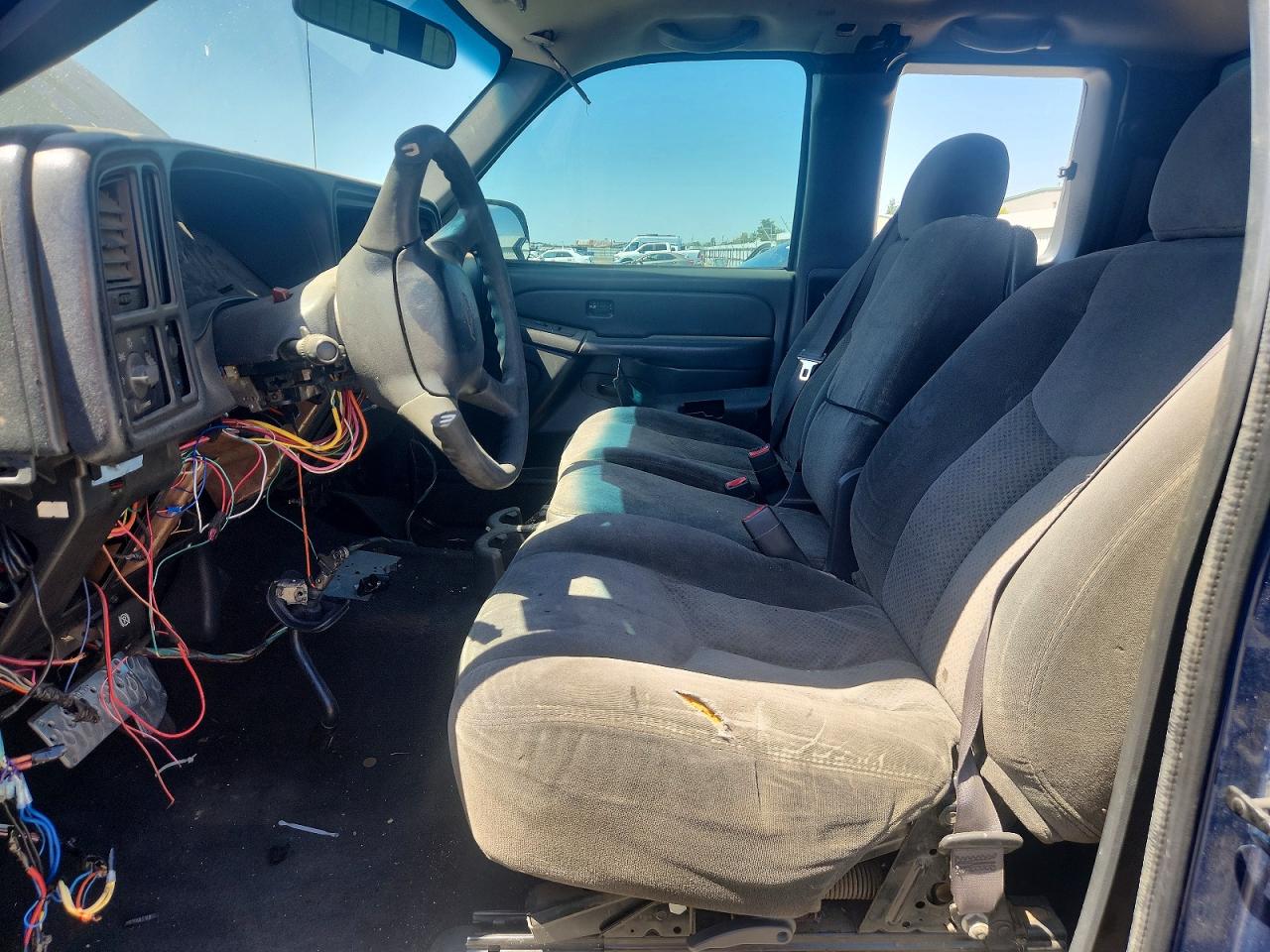 2002 Chevrolet Silverado C1500 Blue vin: 2GCEC19X121188148