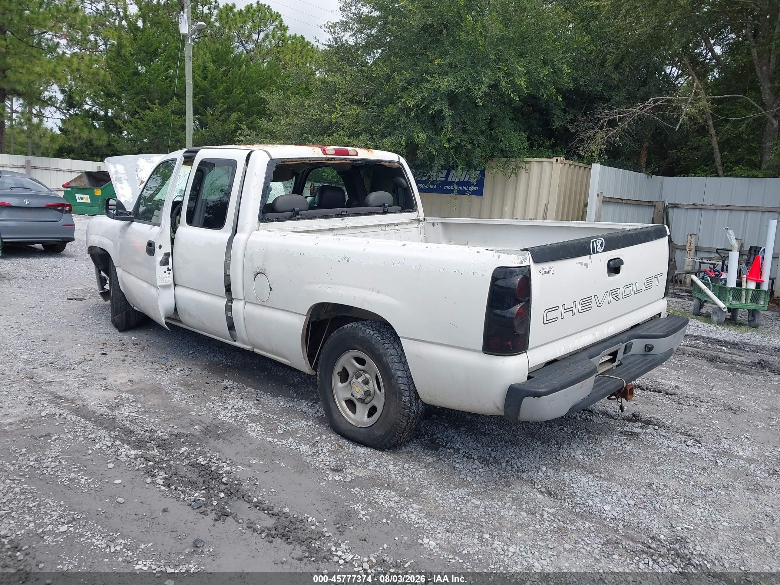 2003 Chevrolet Silverado 1500 Work Truck White vin: 2GCEC19X131340866