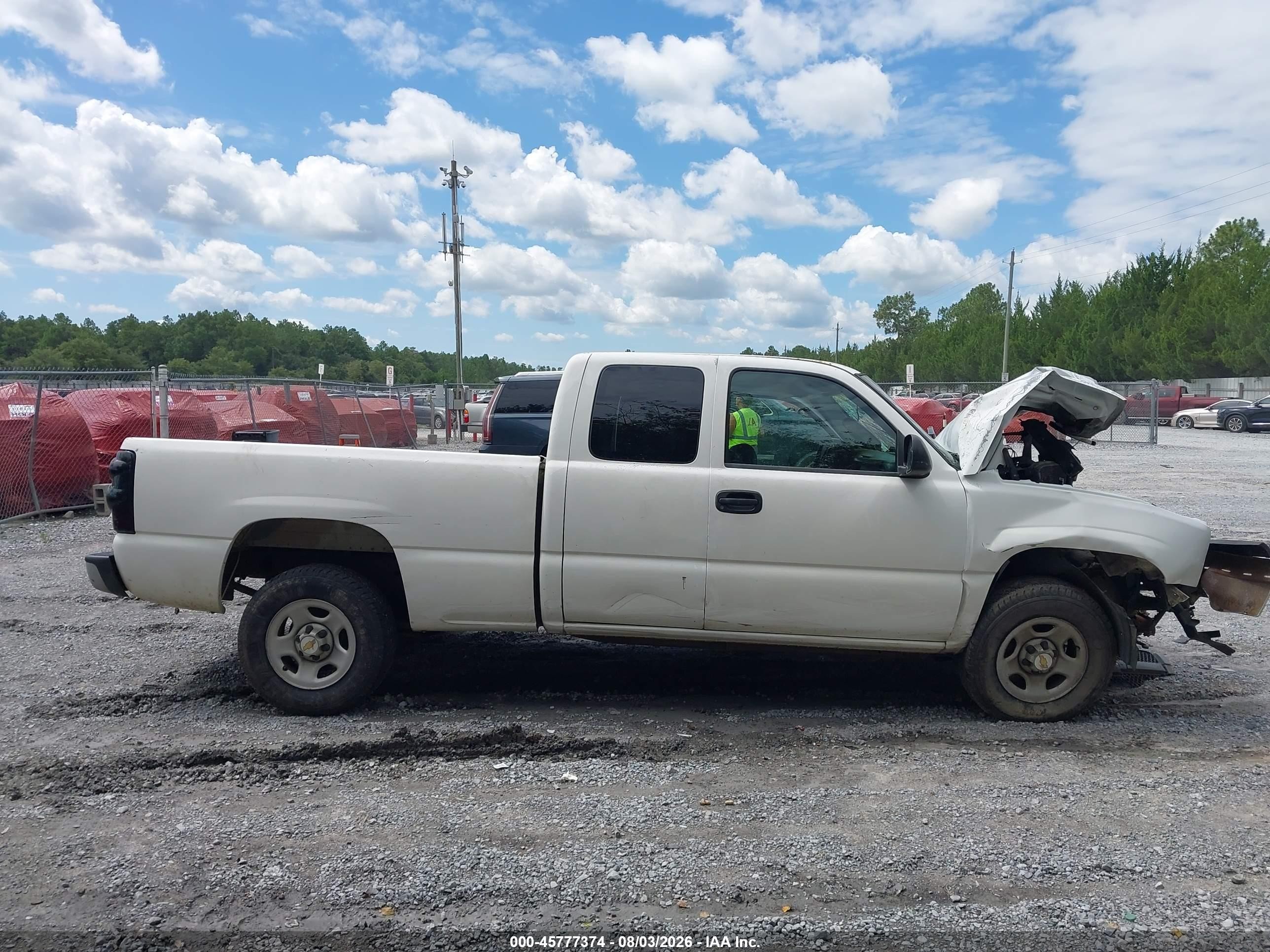 2003 Chevrolet Silverado 1500 Work Truck White vin: 2GCEC19X131340866