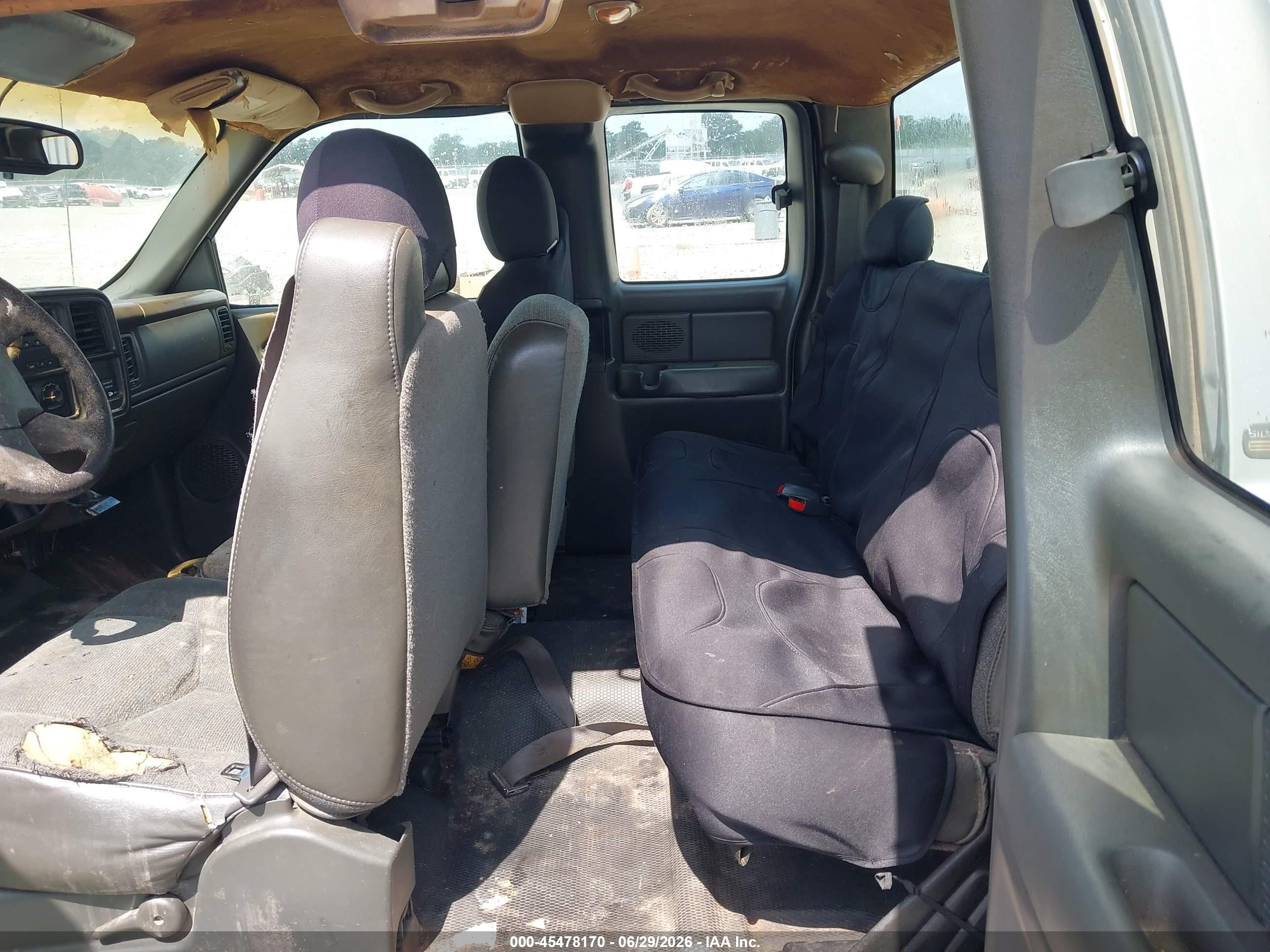 2003 Chevrolet Silverado 1500 Work Truck Tan vin: 2GCEC19X131366237