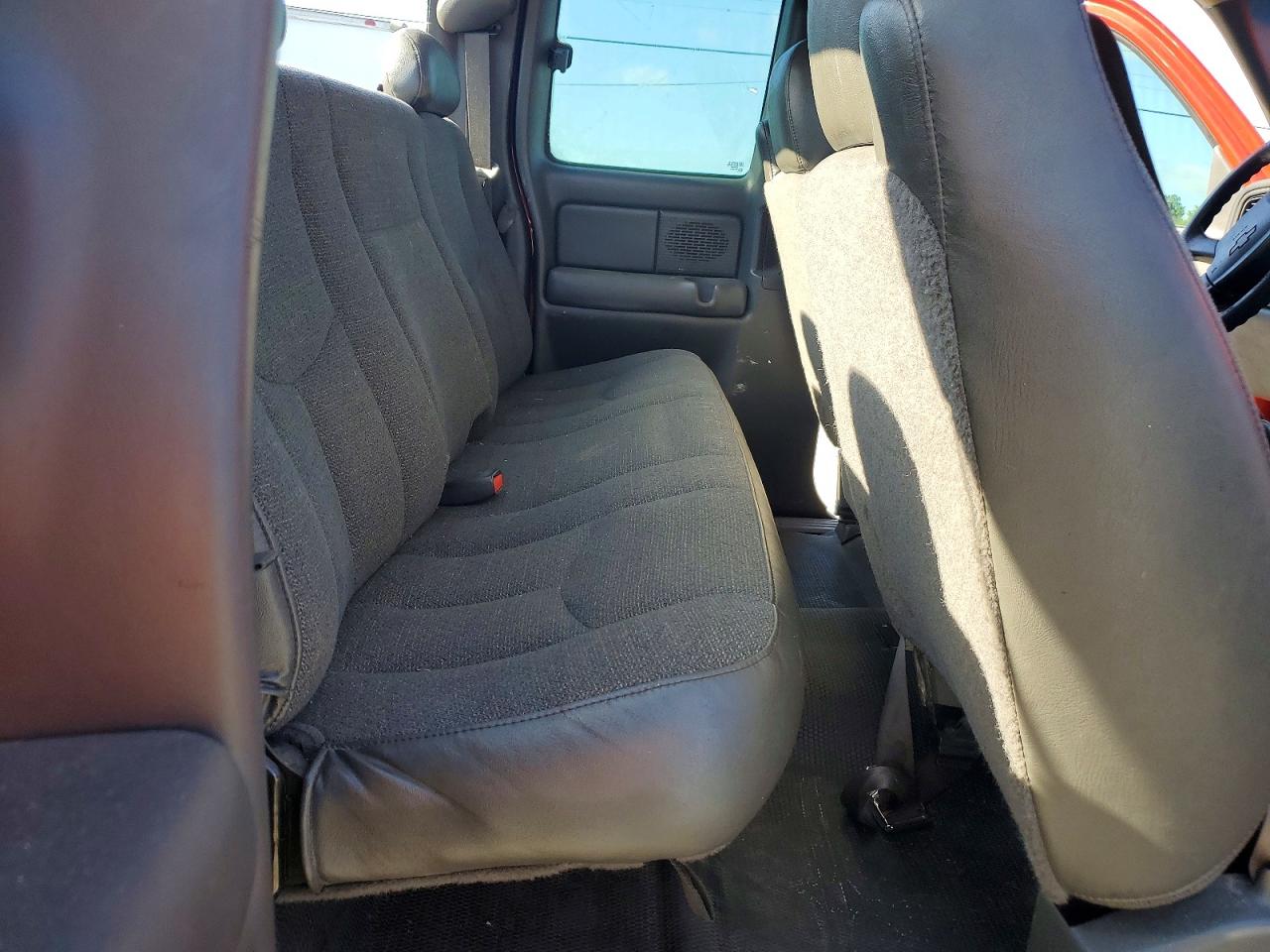 2003 Chevrolet Silverado C1500 Red vin: 2GCEC19X531254766