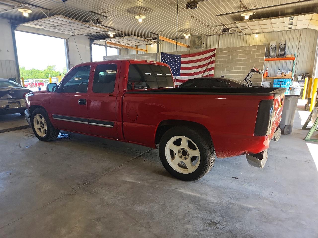 2003 Chevrolet Silverado C1500 Красный vin: 2GCEC19X631154840
