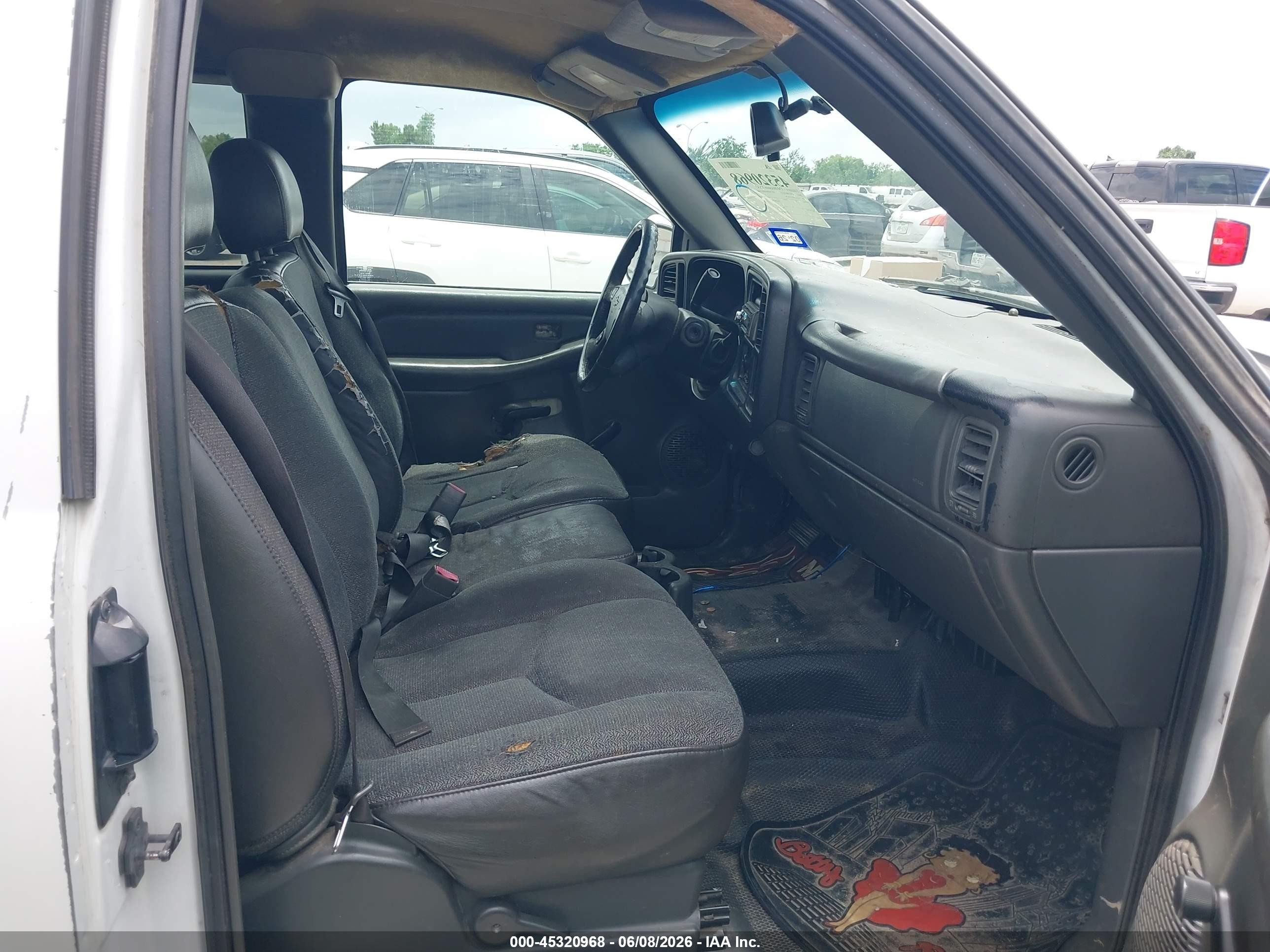 2003 Chevrolet Silverado 1500 Work Truck White vin: 2GCEC19X631366198