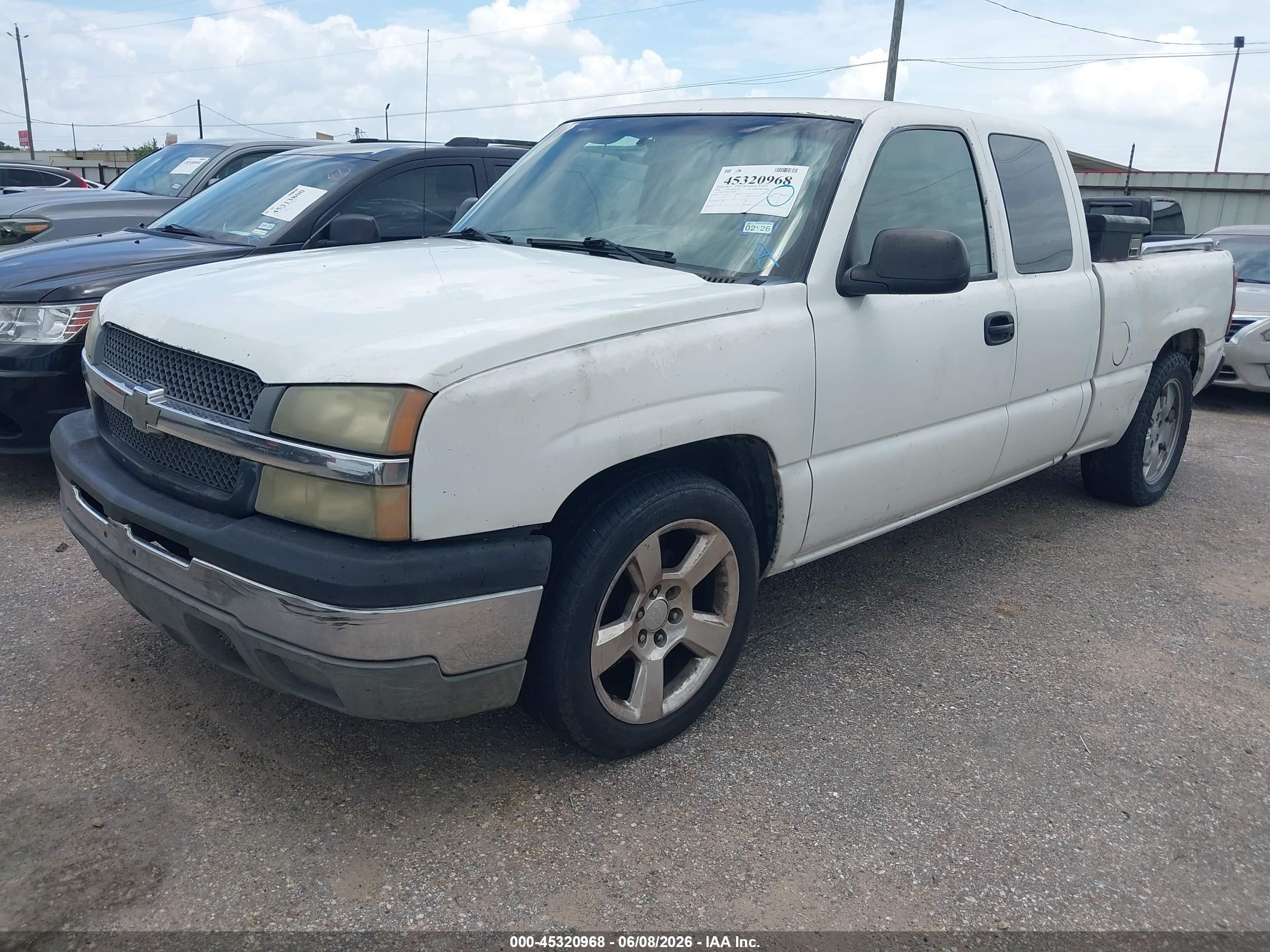 2003 Chevrolet Silverado 1500 Work Truck White vin: 2GCEC19X631366198
