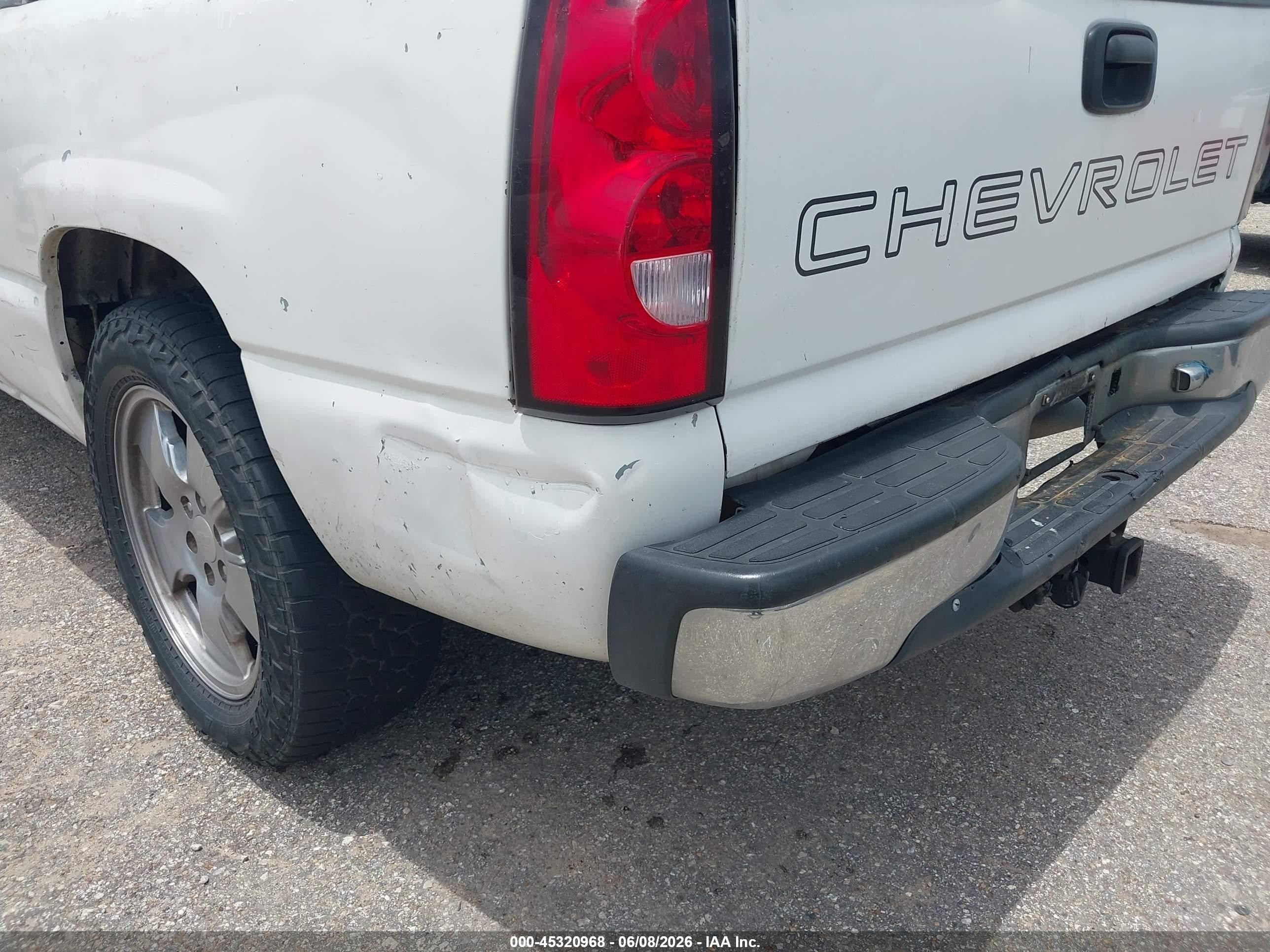 2003 Chevrolet Silverado 1500 Work Truck White vin: 2GCEC19X631366198