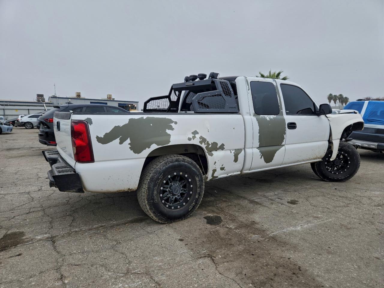 2003 Chevrolet Silverado C1500 White vin: 2GCEC19X931116132