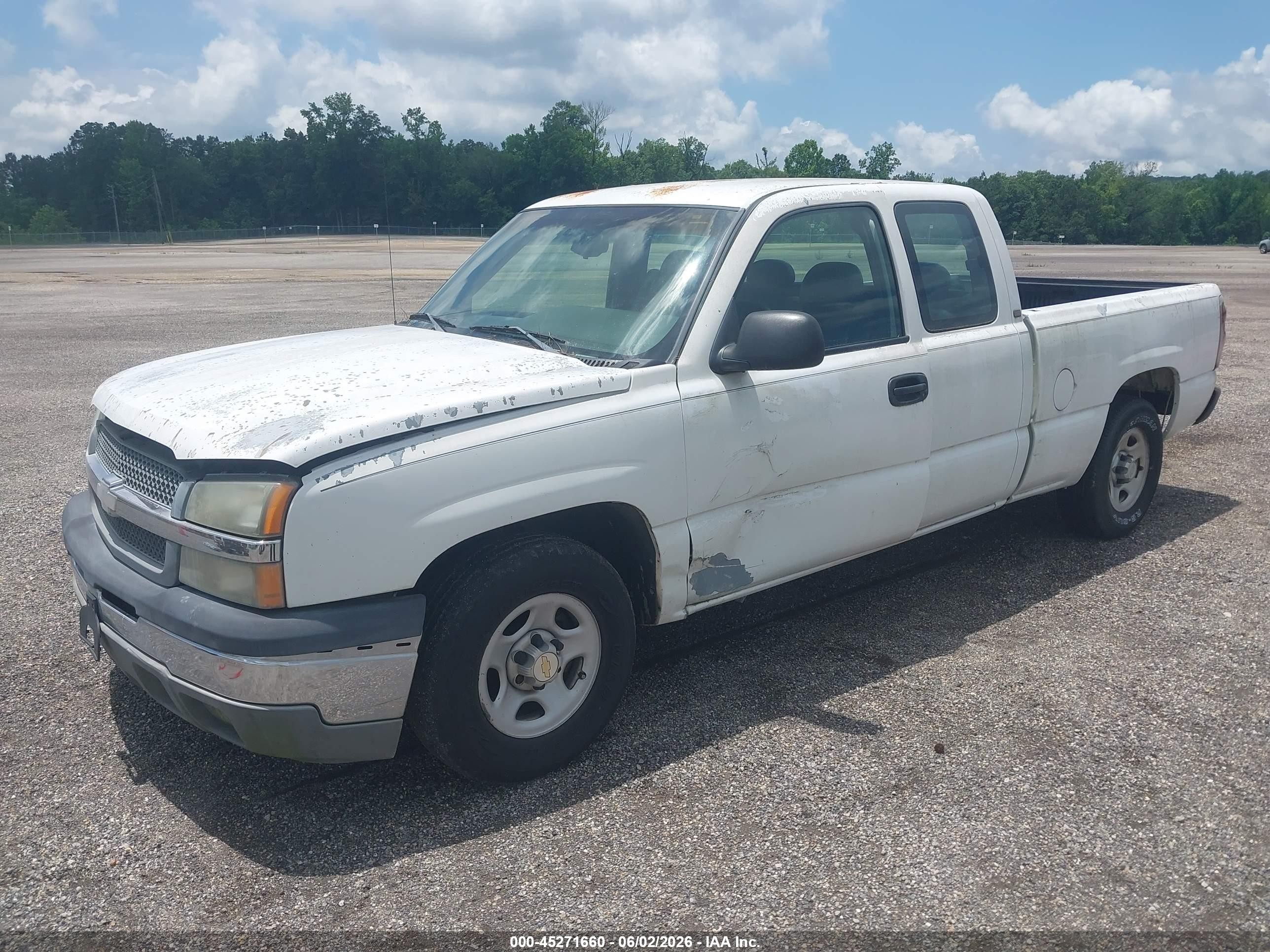 2003 Chevrolet Silverado 1500 Work Truck White vin: 2GCEC19XX31220712