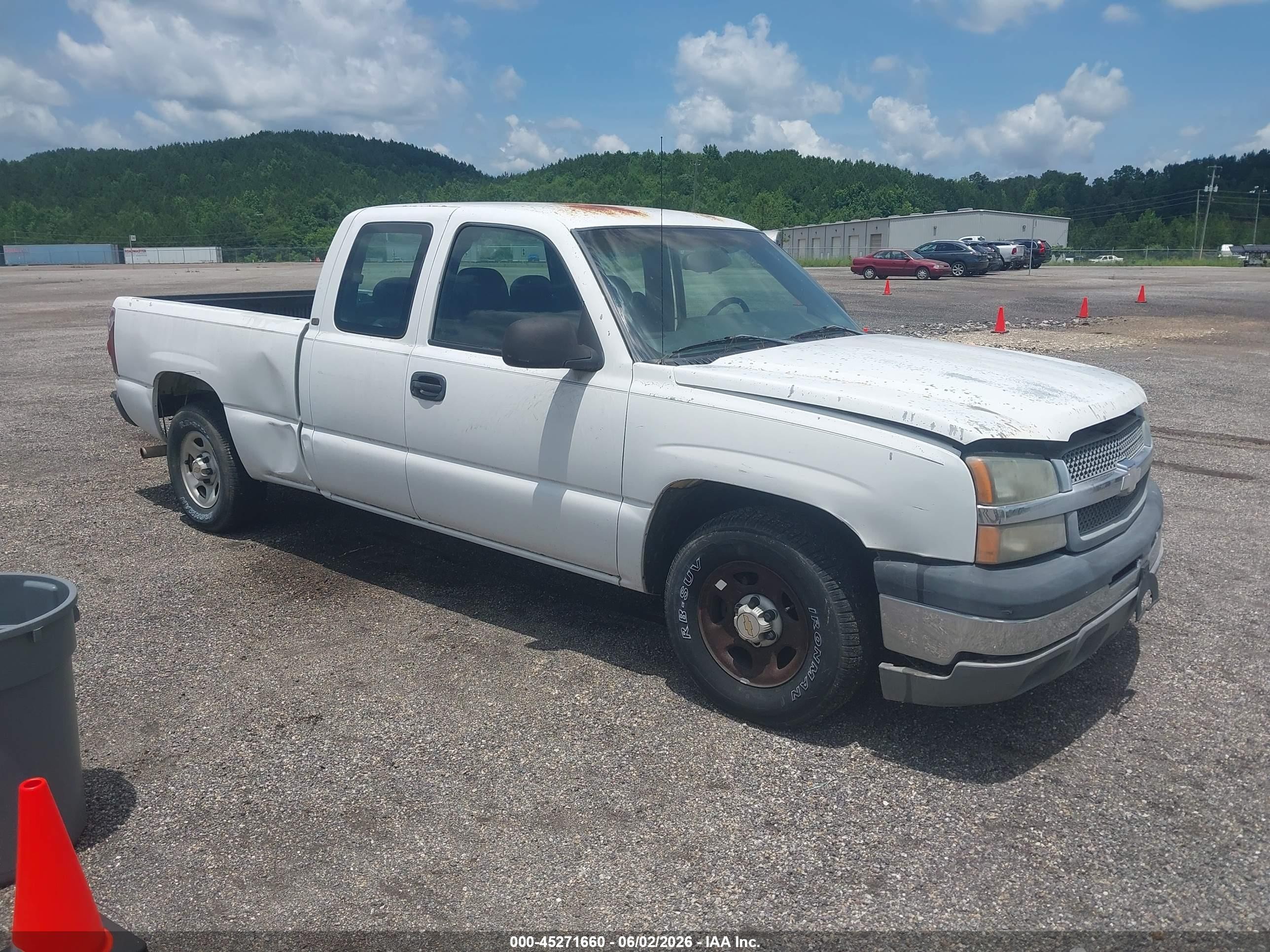 2003 Chevrolet Silverado 1500 Work Truck White vin: 2GCEC19XX31220712