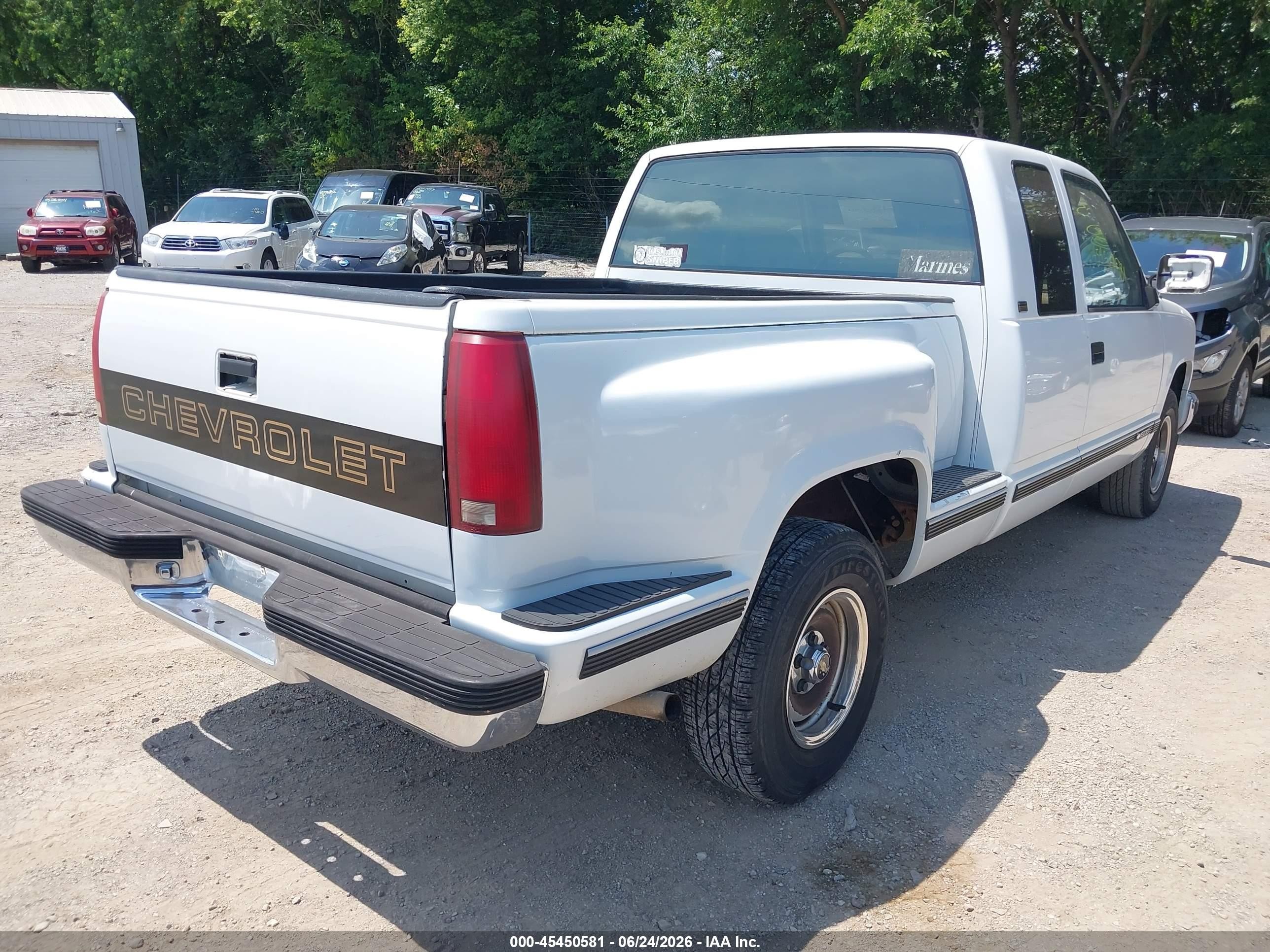 1992 Chevrolet Gmt-400 C1500 White vin: 2GCEC19Z3N1209054
