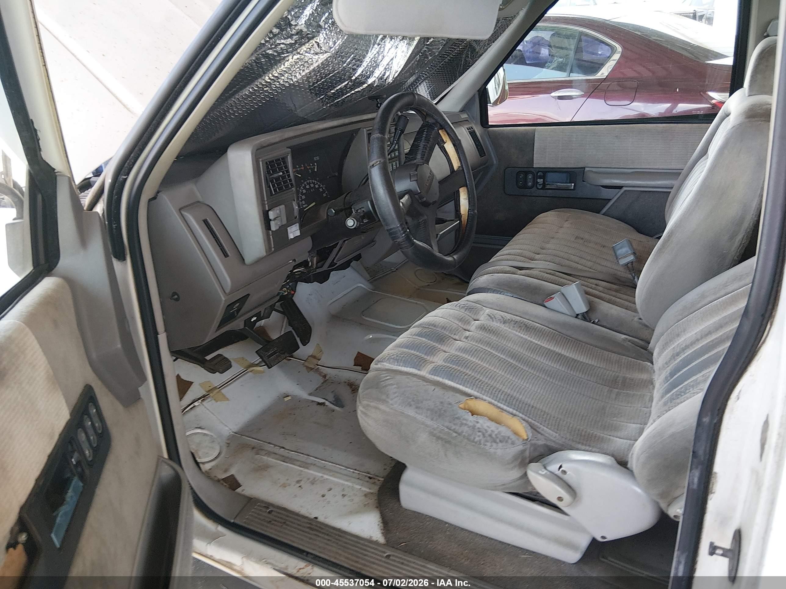 1994 Chevrolet Gmt-400 C1500 White vin: 2GCEC19Z5R1136484
