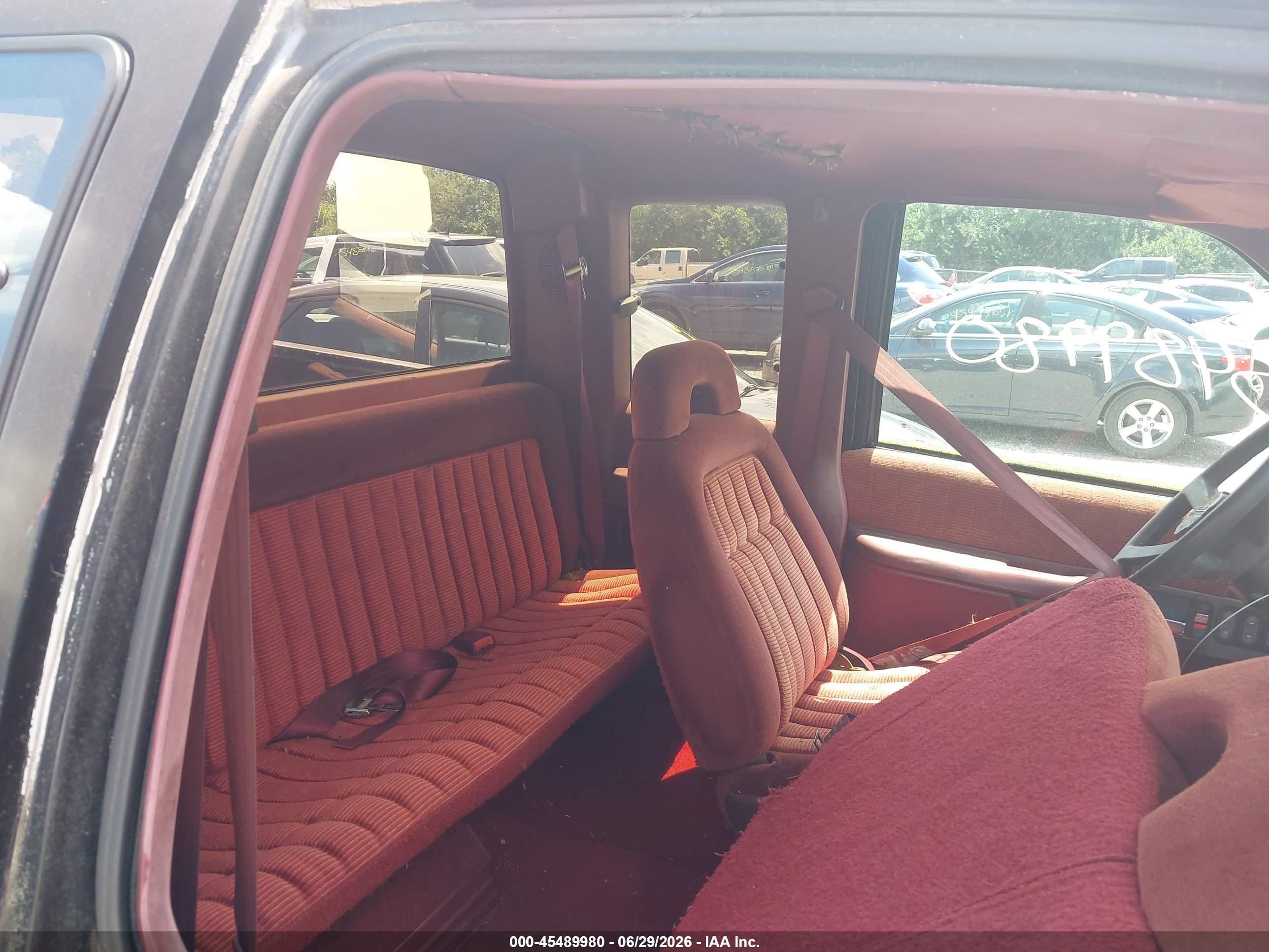 1993 Chevrolet Gmt-400 C1500 Red vin: 2GCEC19Z6P1200190