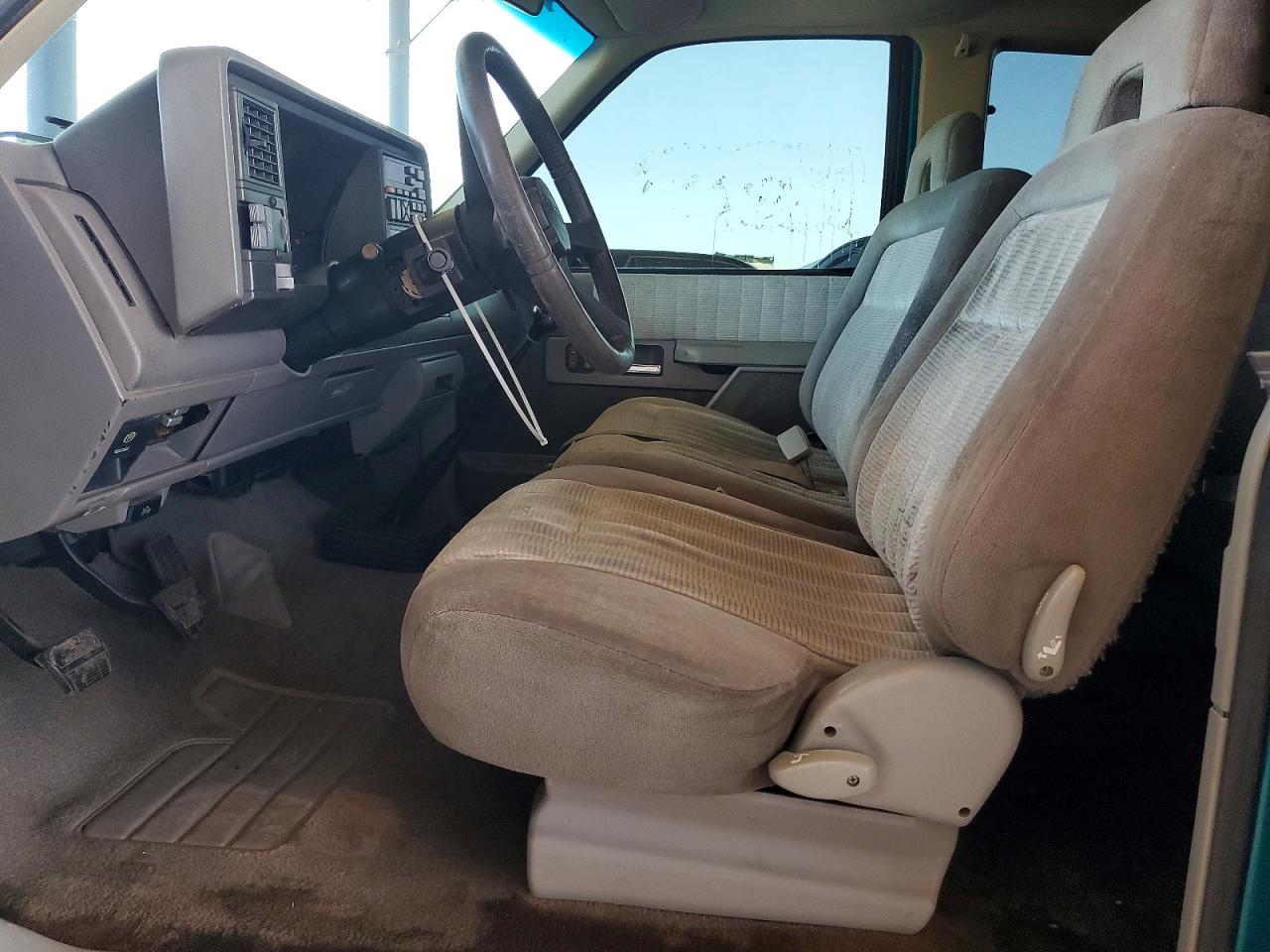 1994 Chevrolet Gmt-400 C1500 Teal vin: 2GCEC19ZXR1184384