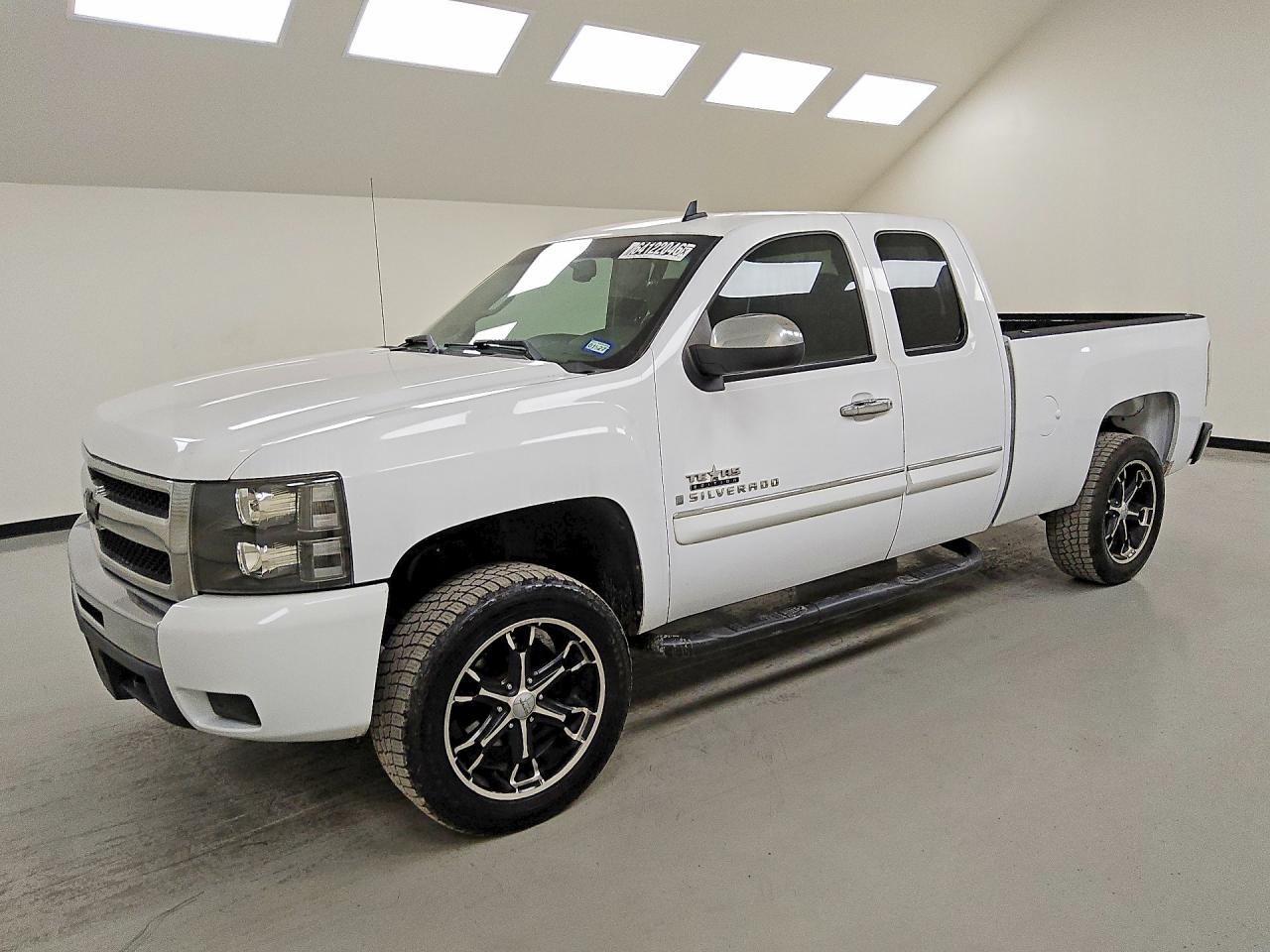 2009 Chevrolet Silverado C1500 Lt White vin: 2GCEC29J391105346