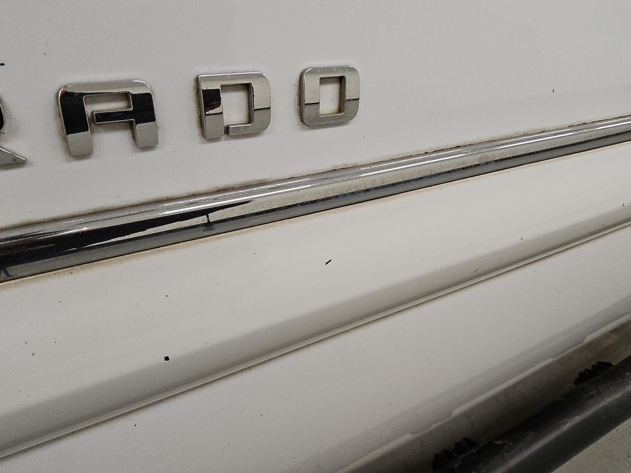 2009 Chevrolet Silverado C1500 Lt White vin: 2GCEC29J391105346 Damage: Left Front Door, Chipped, 2