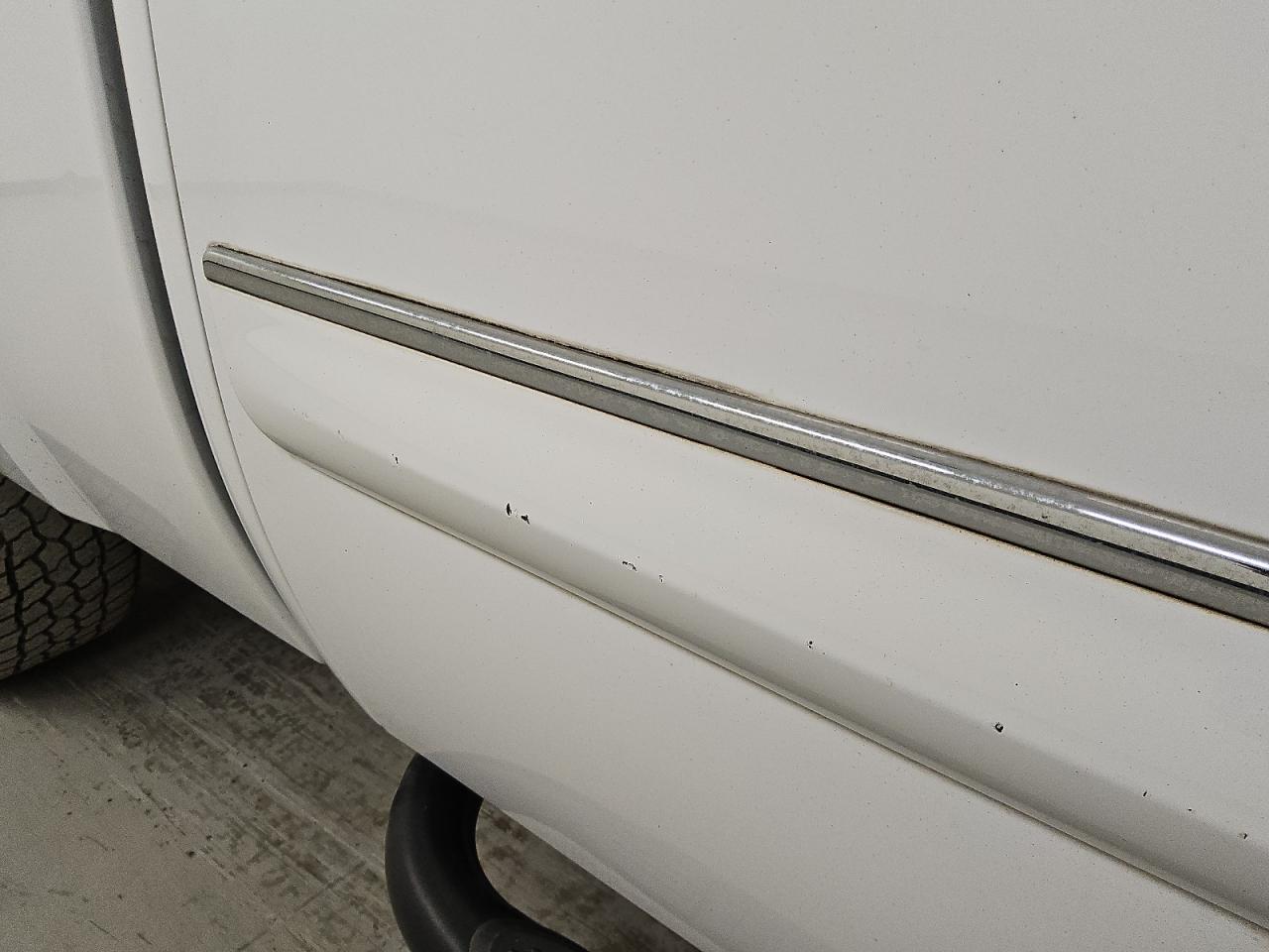 2009 Chevrolet Silverado C1500 Lt White vin: 2GCEC29J391105346 Damage: Right Rear Door, Chipped, 3