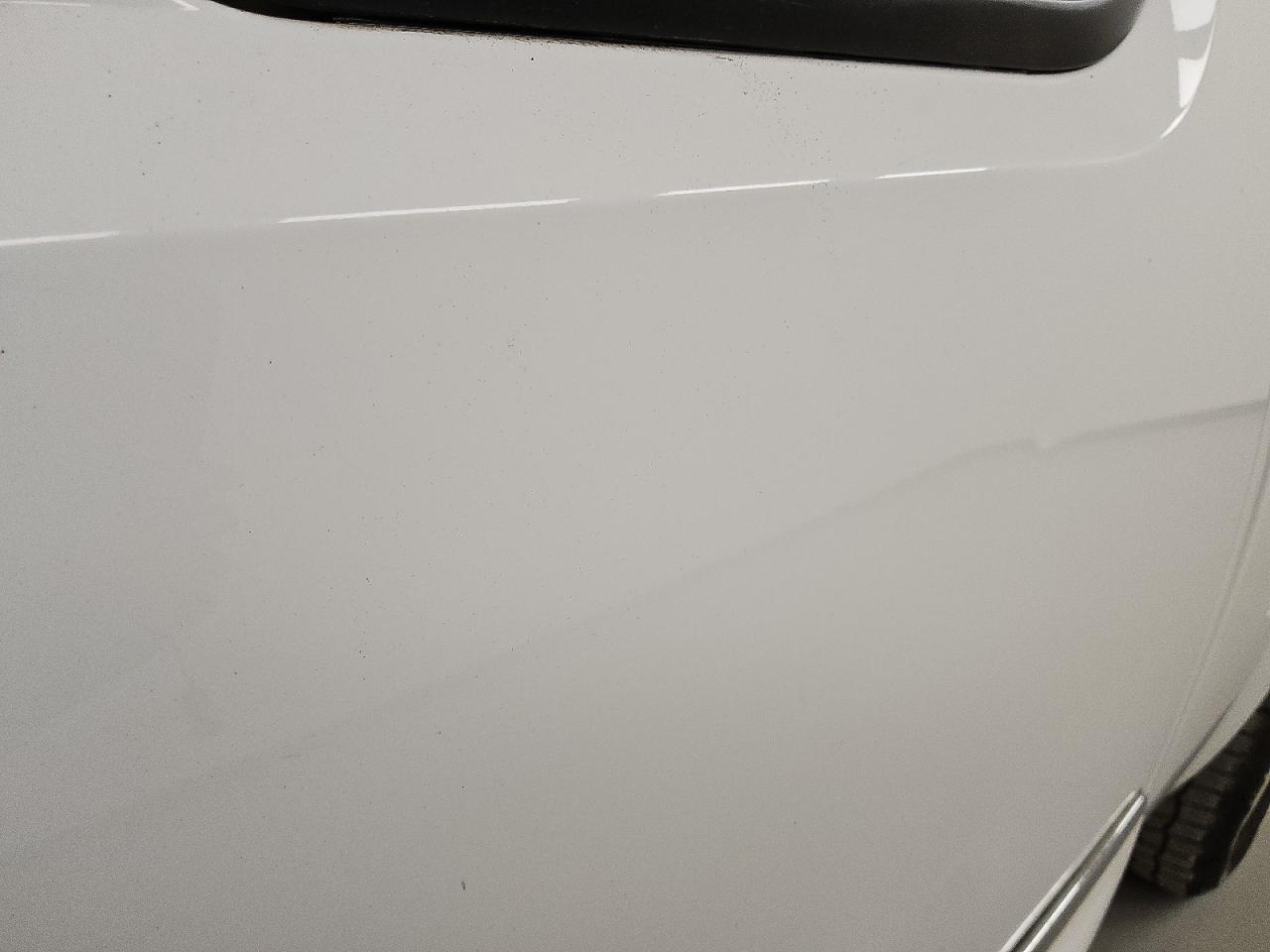 2009 Chevrolet Silverado C1500 Lt White vin: 2GCEC29J391105346 Damage: Left Rear Door, Dent(S) W/No Paint Dmg, 1 To 2 Inches