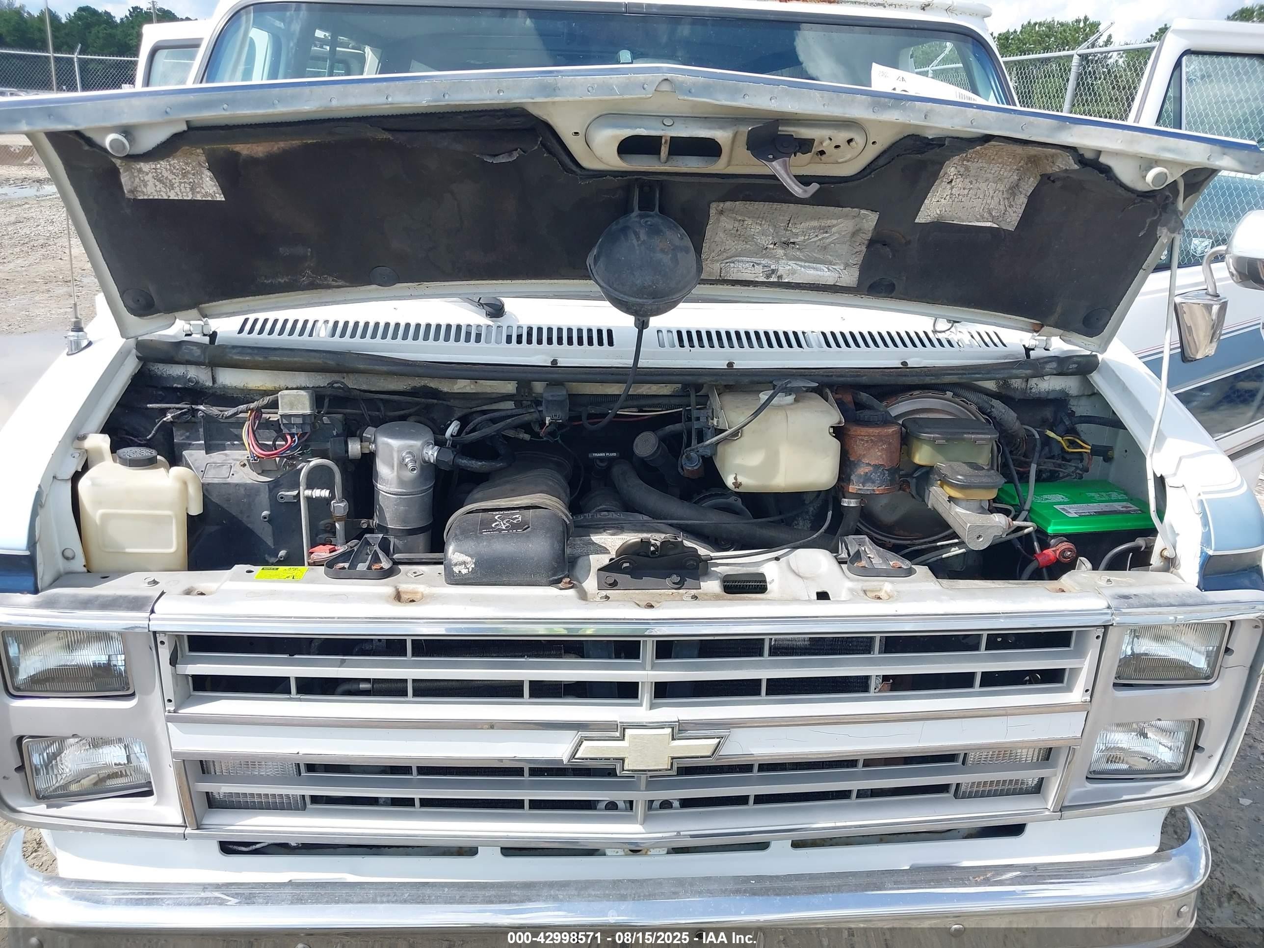 1988 Chevrolet G20   Белый vin: 2GCEG25K4J4112747