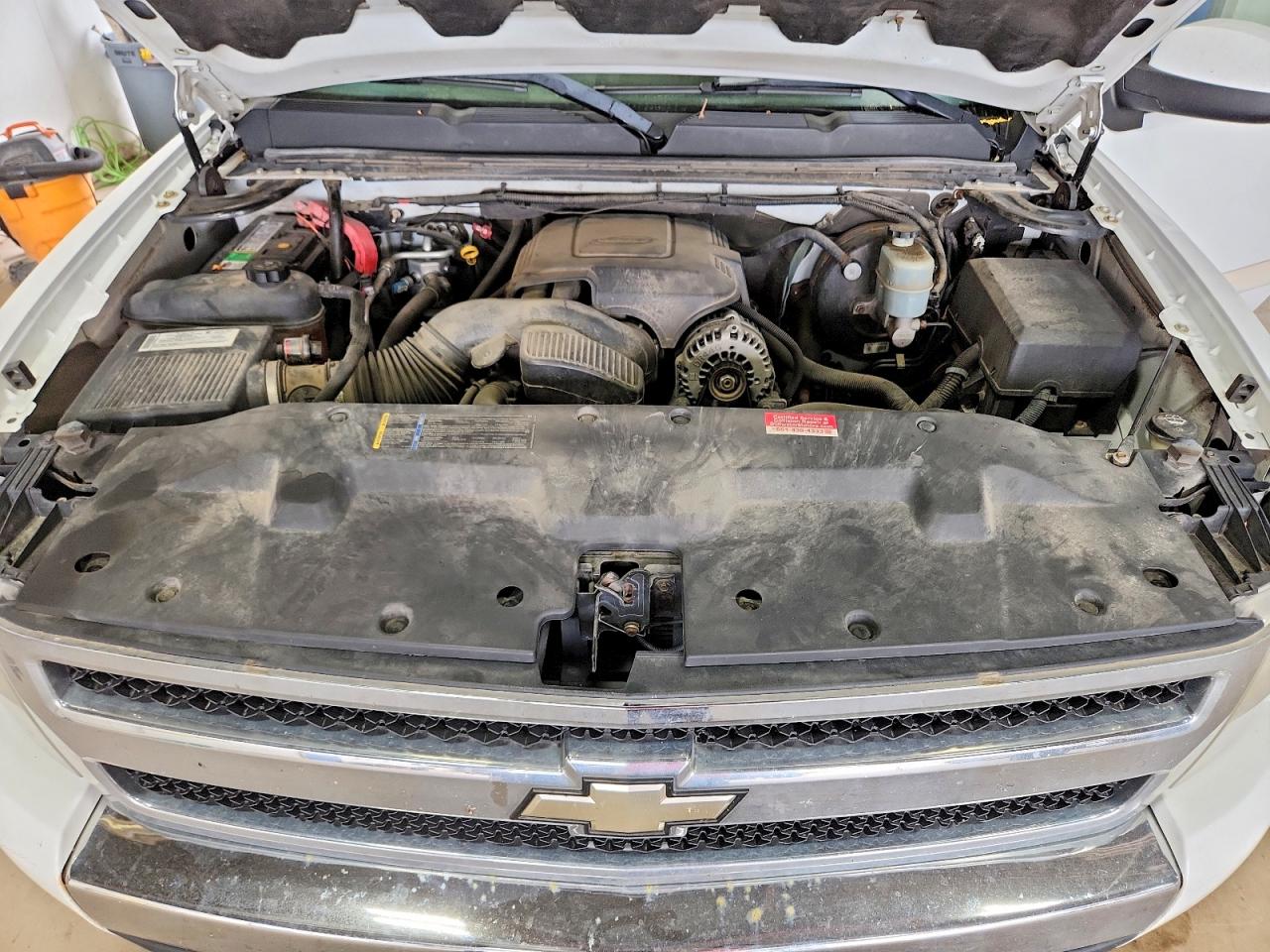 2007 Chevrolet Silverado K1500 Crew Cab White vin: 2GCEK133271627938