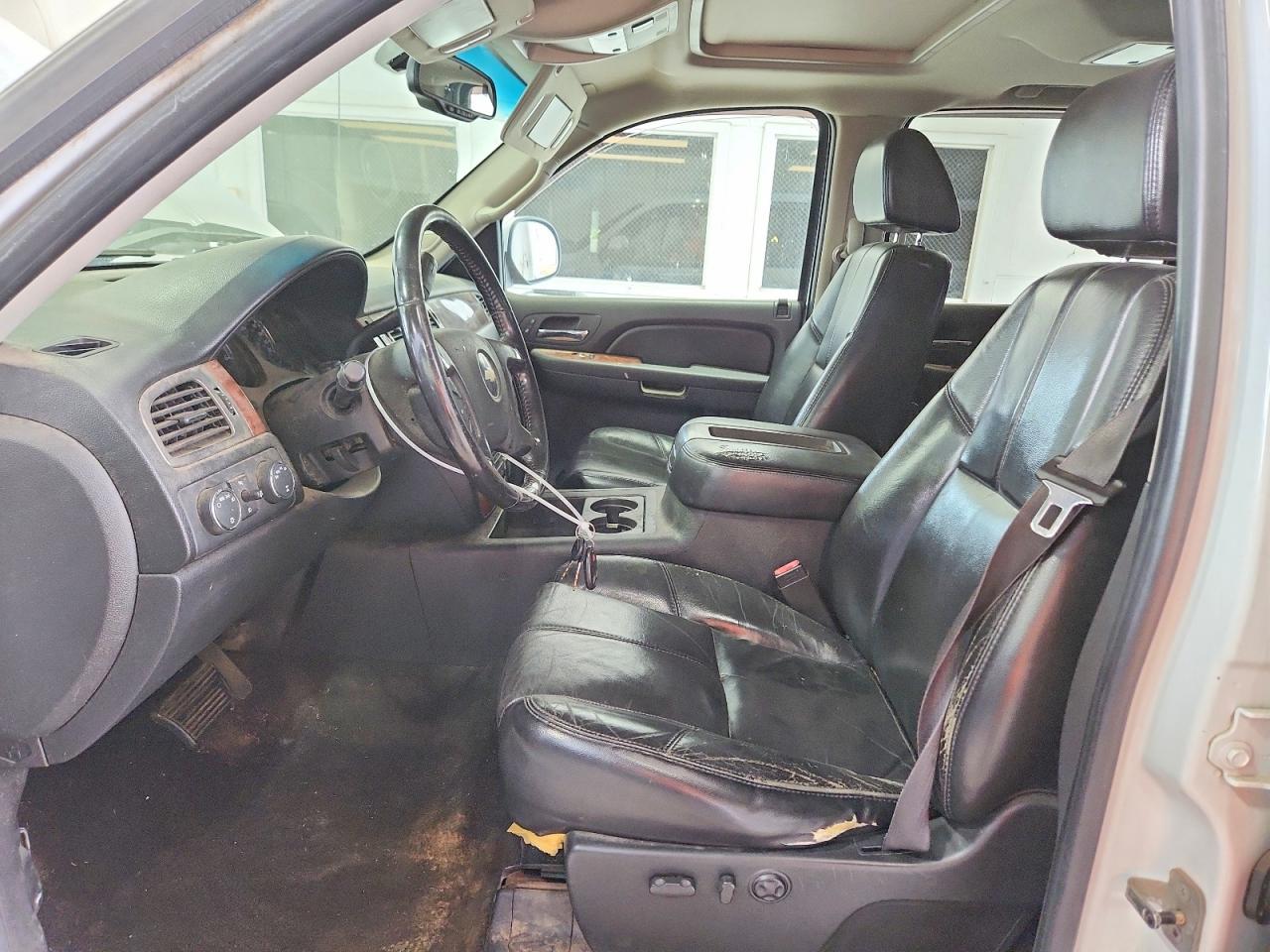 2007 Chevrolet Silverado K1500 Crew Cab White vin: 2GCEK133271627938