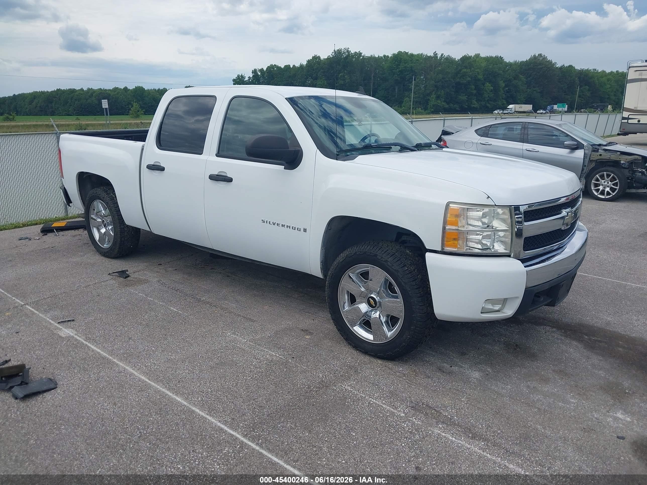 2007 Chevrolet Silverado 1500 Lt1/lt2/ltz/work Truck White vin: 2GCEK133571638013