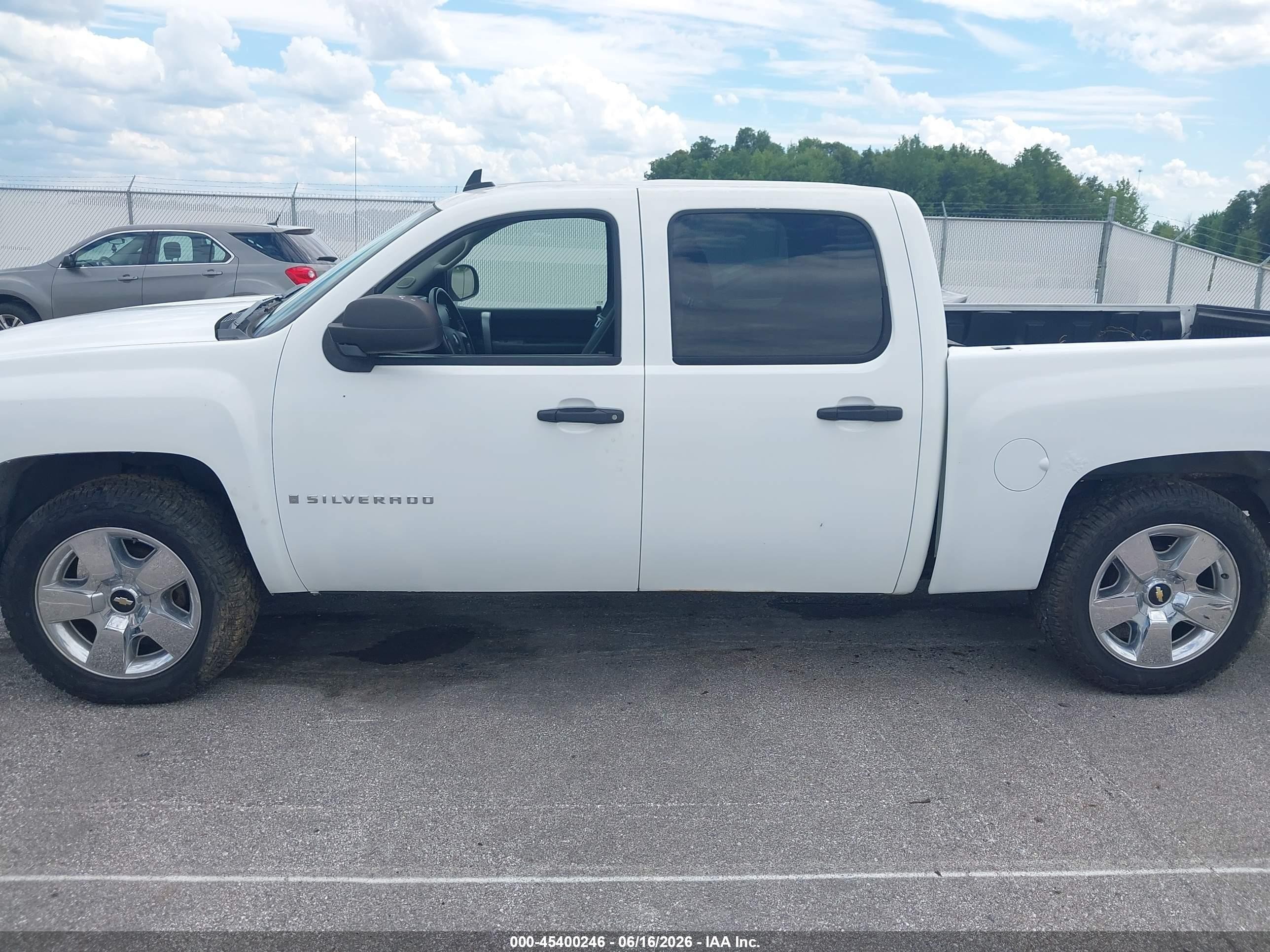 2007 Chevrolet Silverado 1500 Lt1/lt2/ltz/work Truck White vin: 2GCEK133571638013