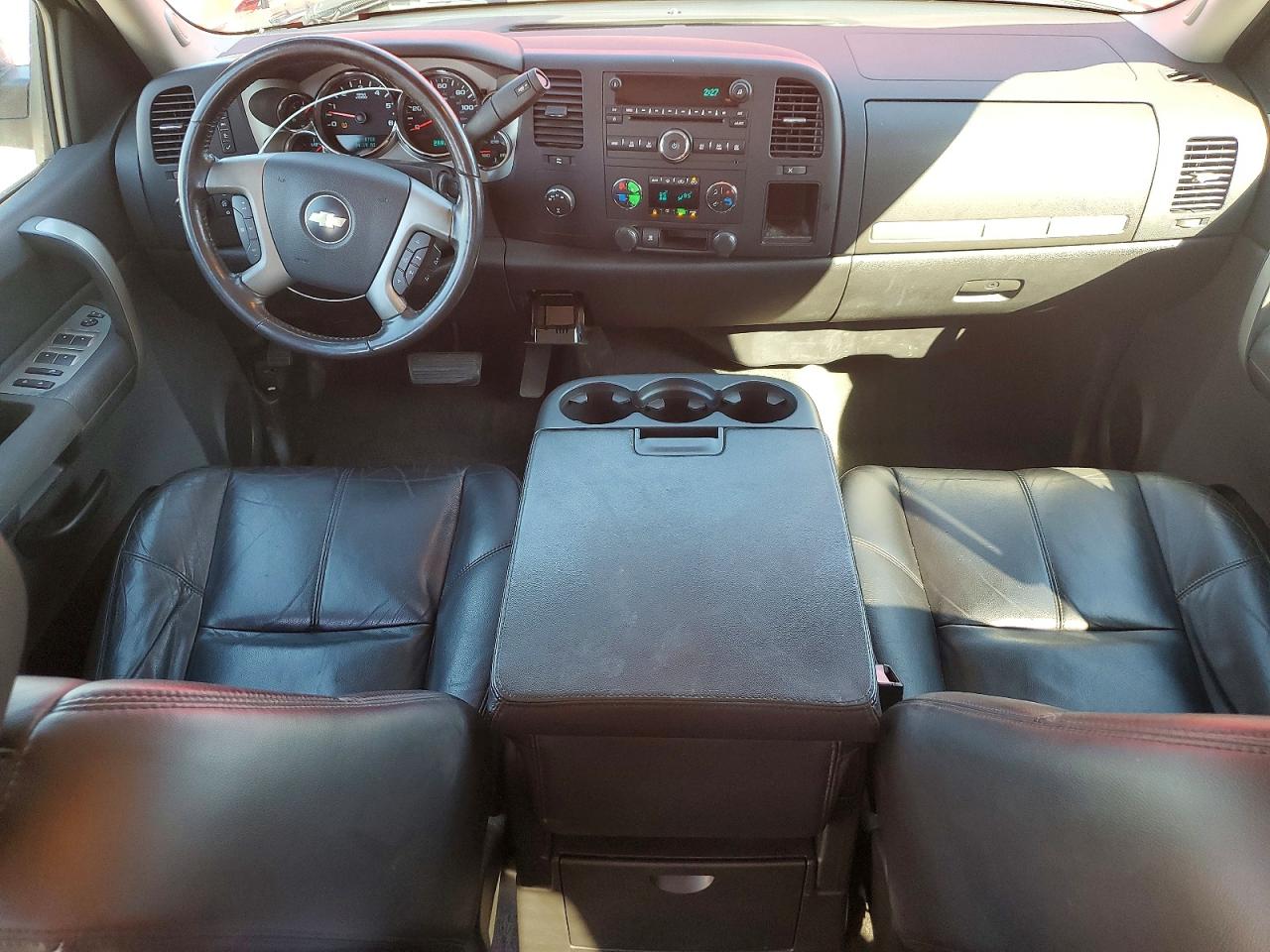 2008 Chevrolet Silverado K1500 Red vin: 2GCEK133981189713