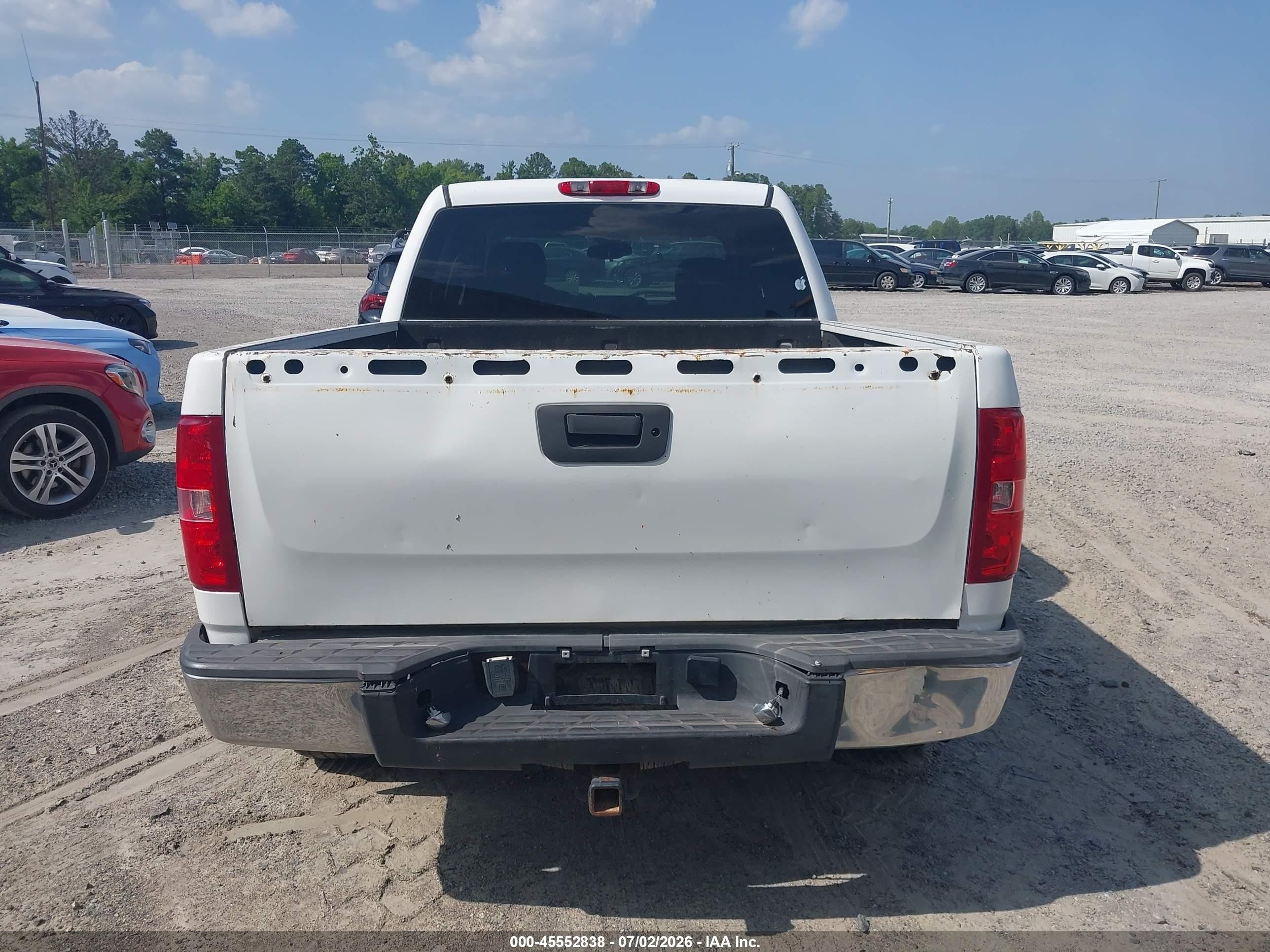 2008 Chevrolet Silverado 1500 Ls White vin: 2GCEK13C181158956