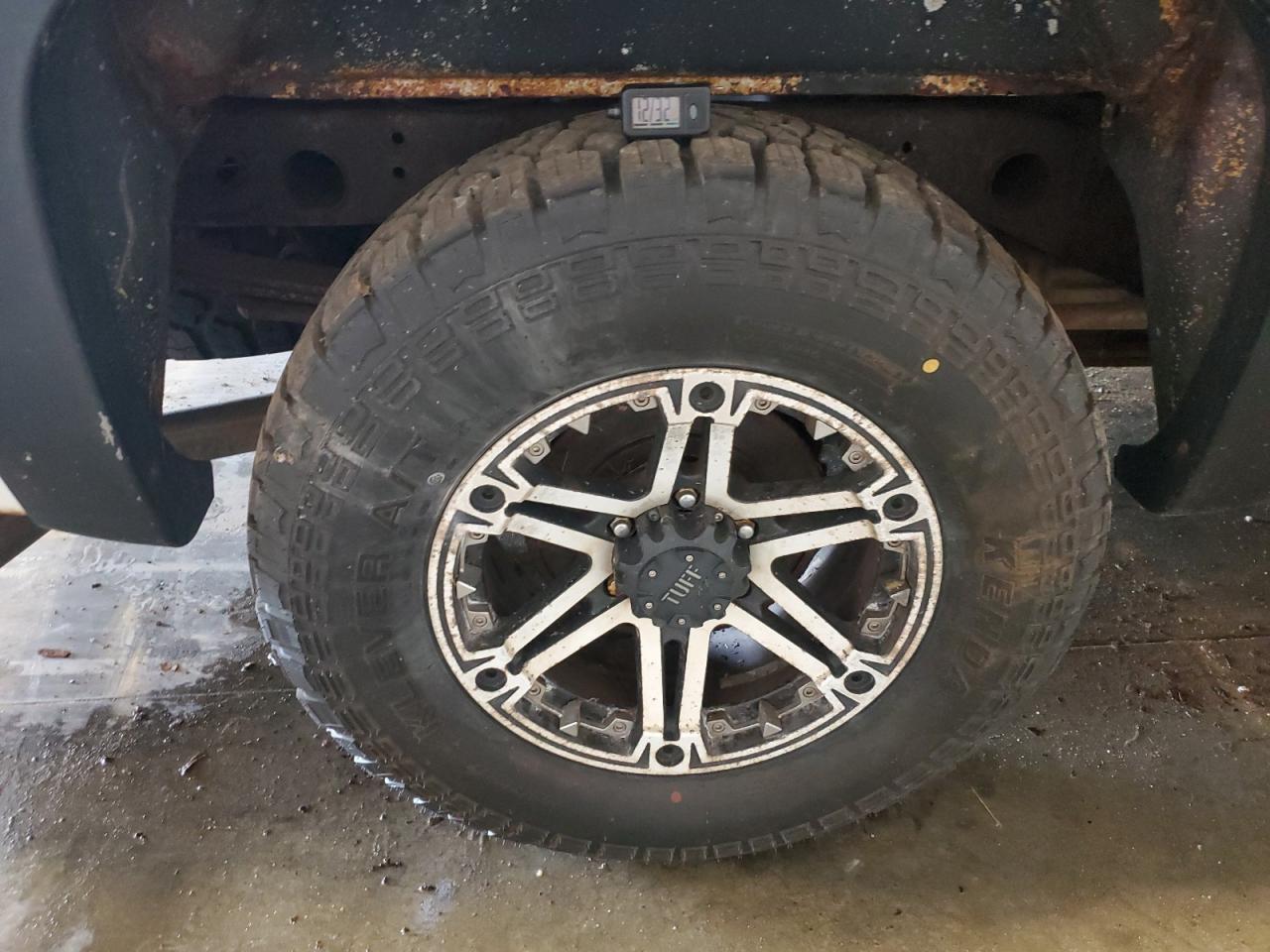 2008 Chevrolet Silverado K1500 White vin: 2GCEK13C481206661 Damage: Right Rear Wheel, Curb Rash, > 12 Inches