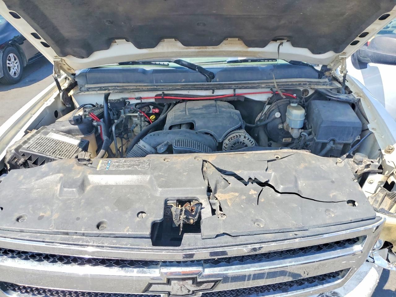 2008 Chevrolet Silverado K1500 White vin: 2GCEK13C881211488