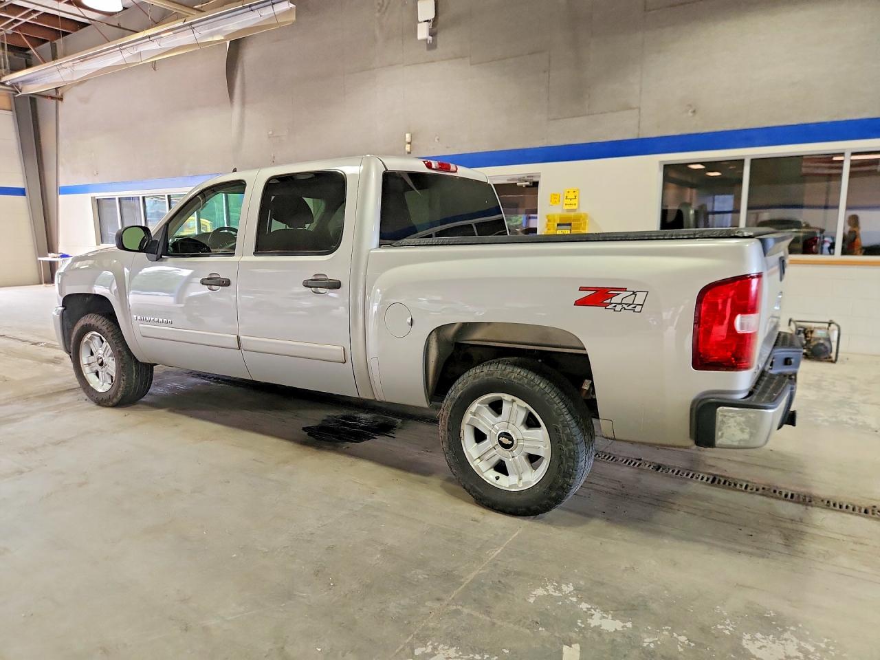 2007 Chevrolet Silverado K1500 Crew Cab Silver vin: 2GCEK13M171512014