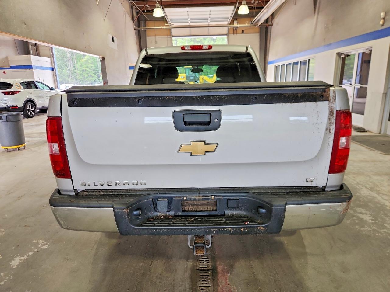2007 Chevrolet Silverado K1500 Crew Cab Silver vin: 2GCEK13M171512014