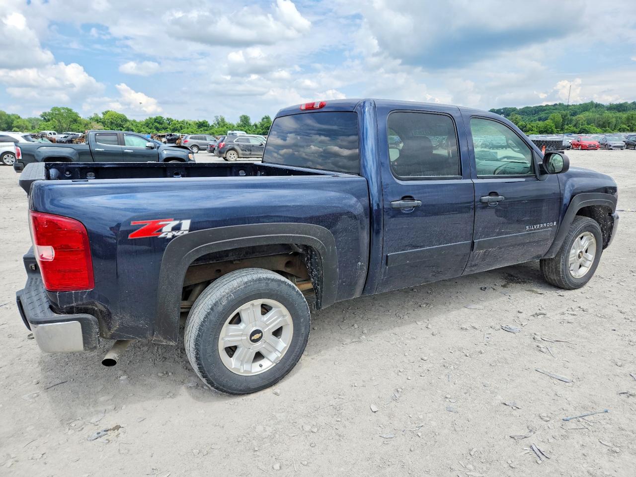 2007 Chevrolet Silverado K1500 Crew Cab Blue vin: 2GCEK13M171672409