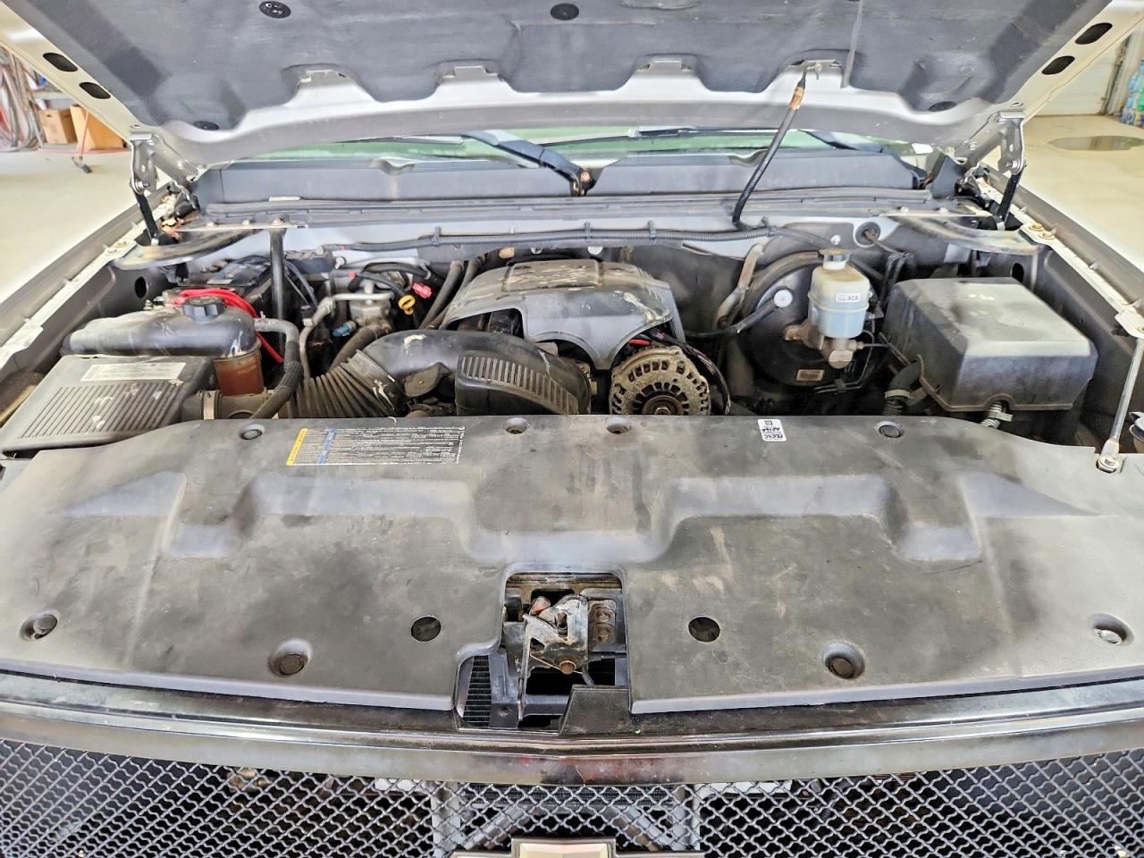 2008 Chevrolet Silverado K1500 Silver vin: 2GCEK13M181216251