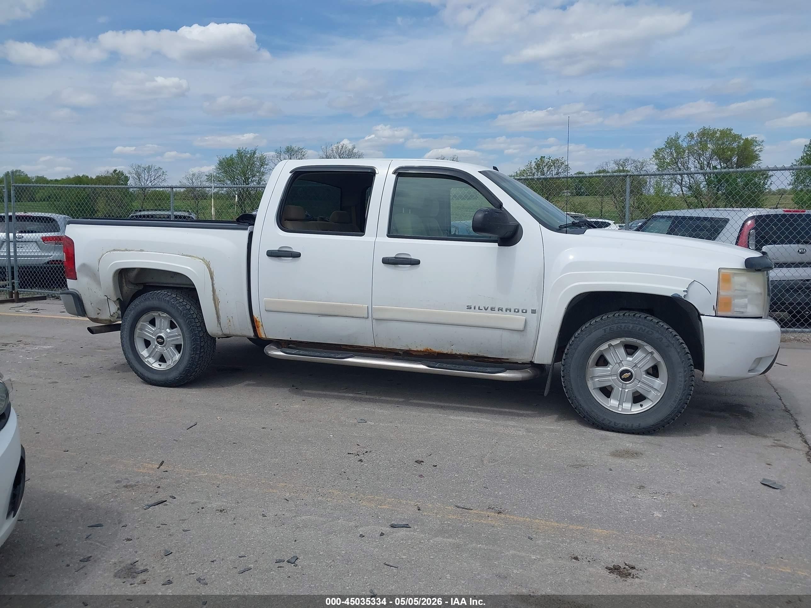 2007 Chevrolet Silverado 1500 Lt1 Белый vin: 2GCEK13M271568155