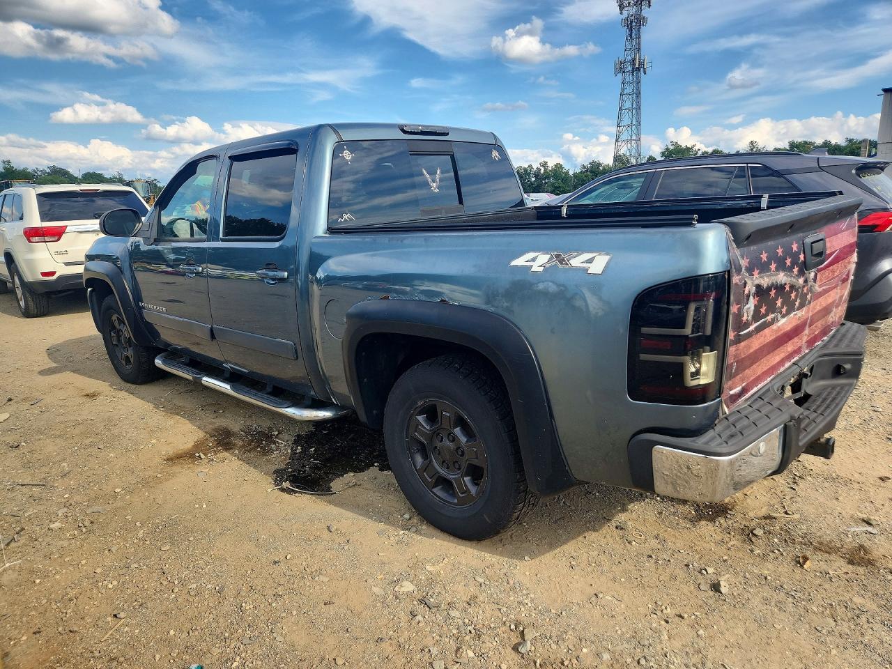 2007 Chevrolet Silverado K1500 Crew Cab Green vin: 2GCEK13M371691303