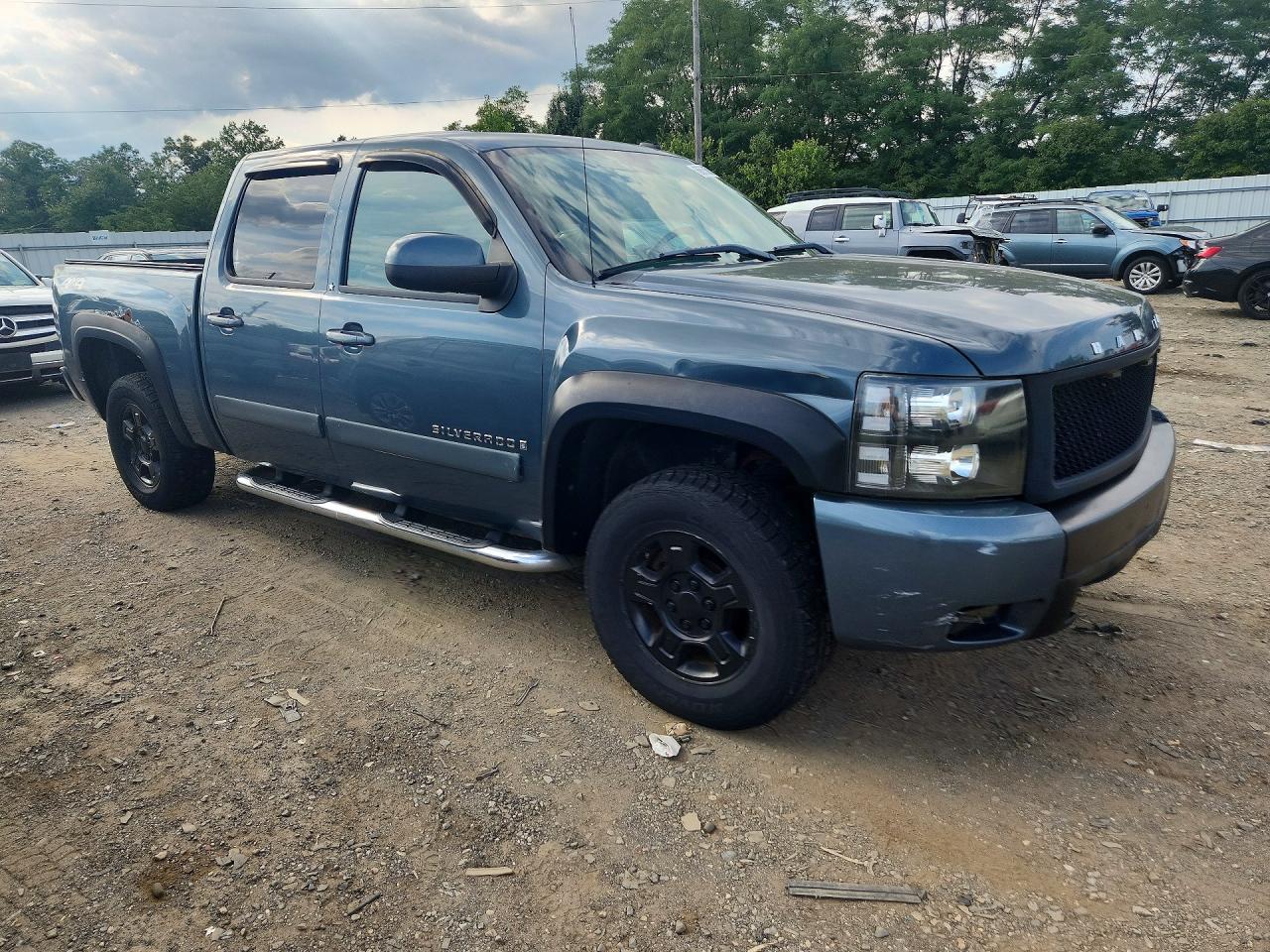2007 Chevrolet Silverado K1500 Crew Cab Green vin: 2GCEK13M371691303